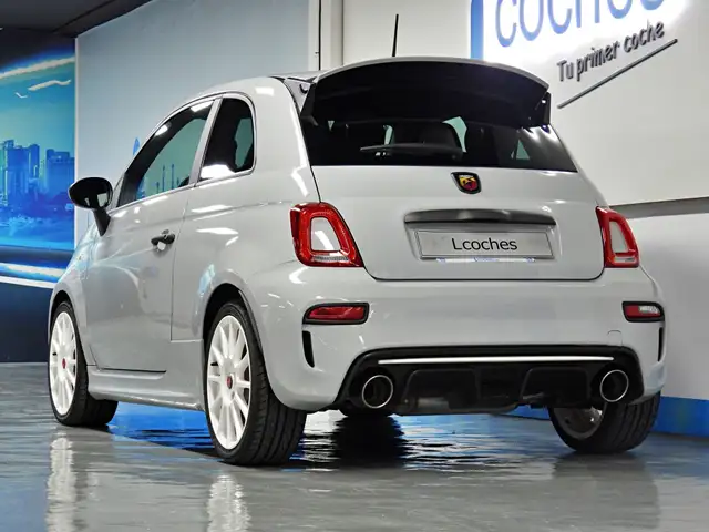 Abarth 595 view 7