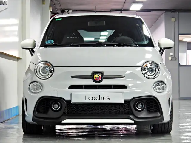 Abarth 595 view 5