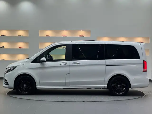 Mercedes-Benz V 300 d AMG AVANTGARDE 4MATIC lang *Burmester*Pano*360 Ansicht 2