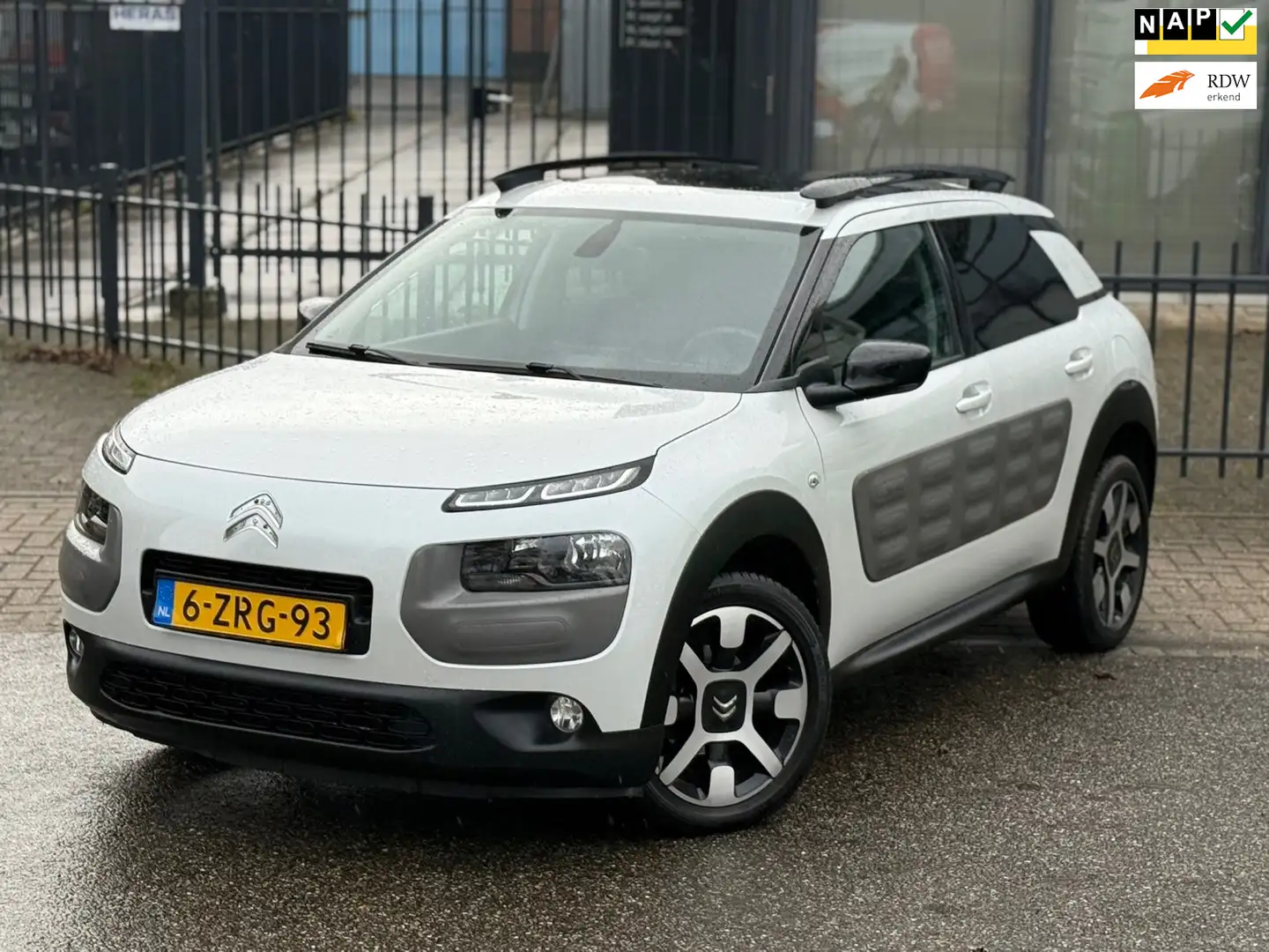 Citroen C4 Cactus 1.2 / Automaat!/ Camera / APK / Shine Weiß - 1