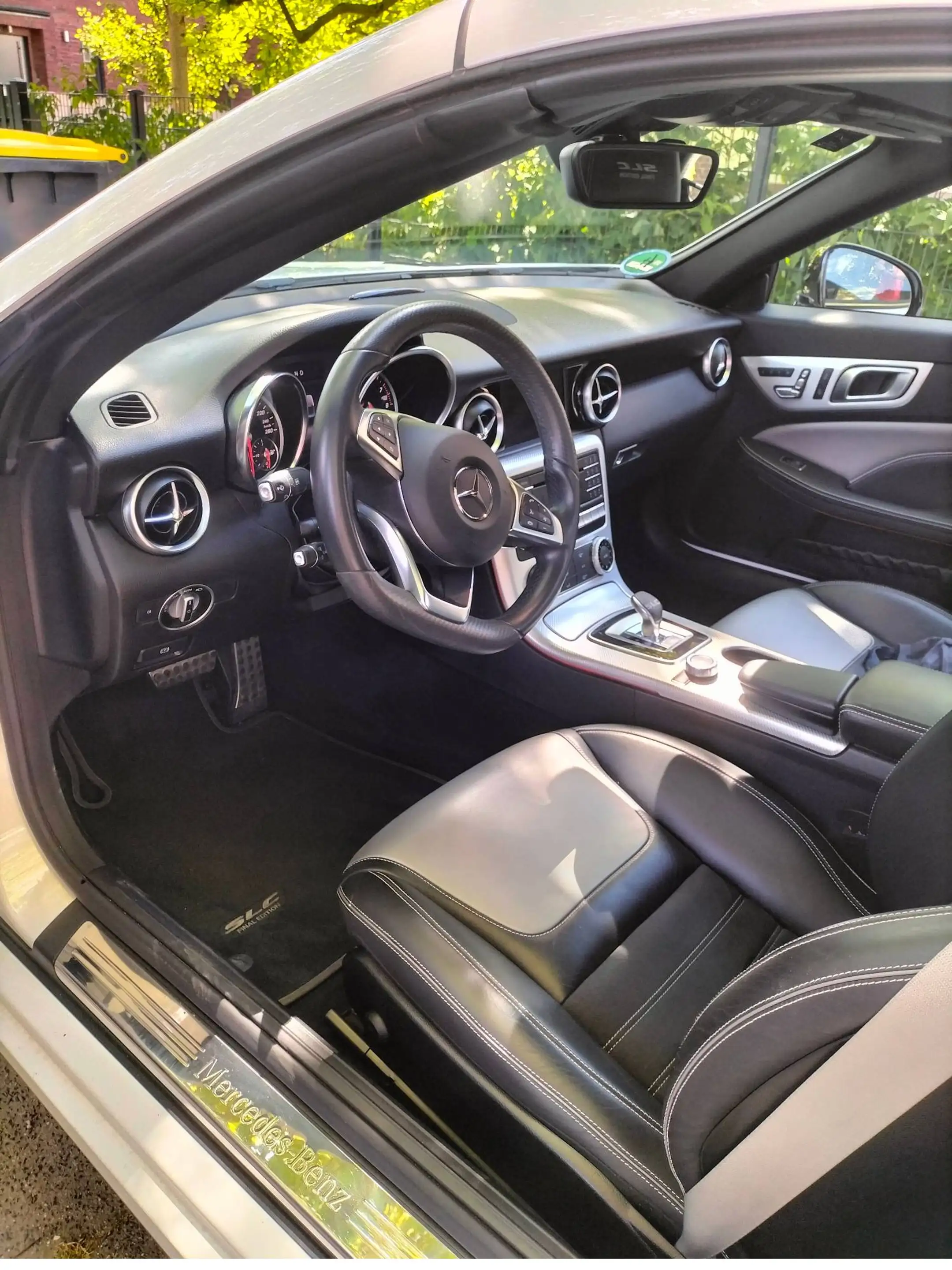 Mercedes-Benz SLC 200 SLC 9G-TRONIC "Final Edition" *PREISSENKUNG* VOLL mit DISTRONIC!! — photo 11