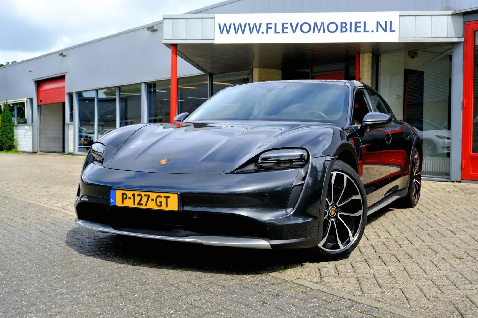 Porsche Taycan Cross Turismo 4 93 kWh AWD Sport Chrono Aut.Pano|L Grijs - 1
