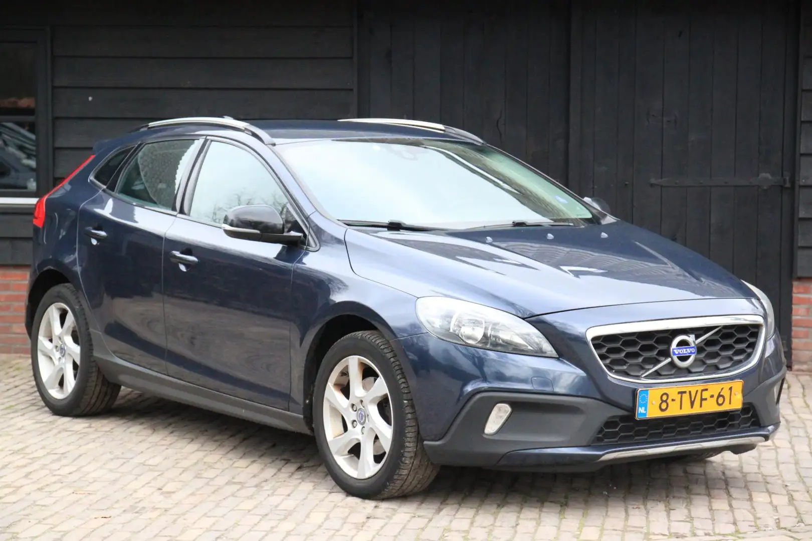 Volvo V40 Cross Country 1.6 T4 Momentum Navigatie/parkeersensor/Trekhaak/1 Azul - 2