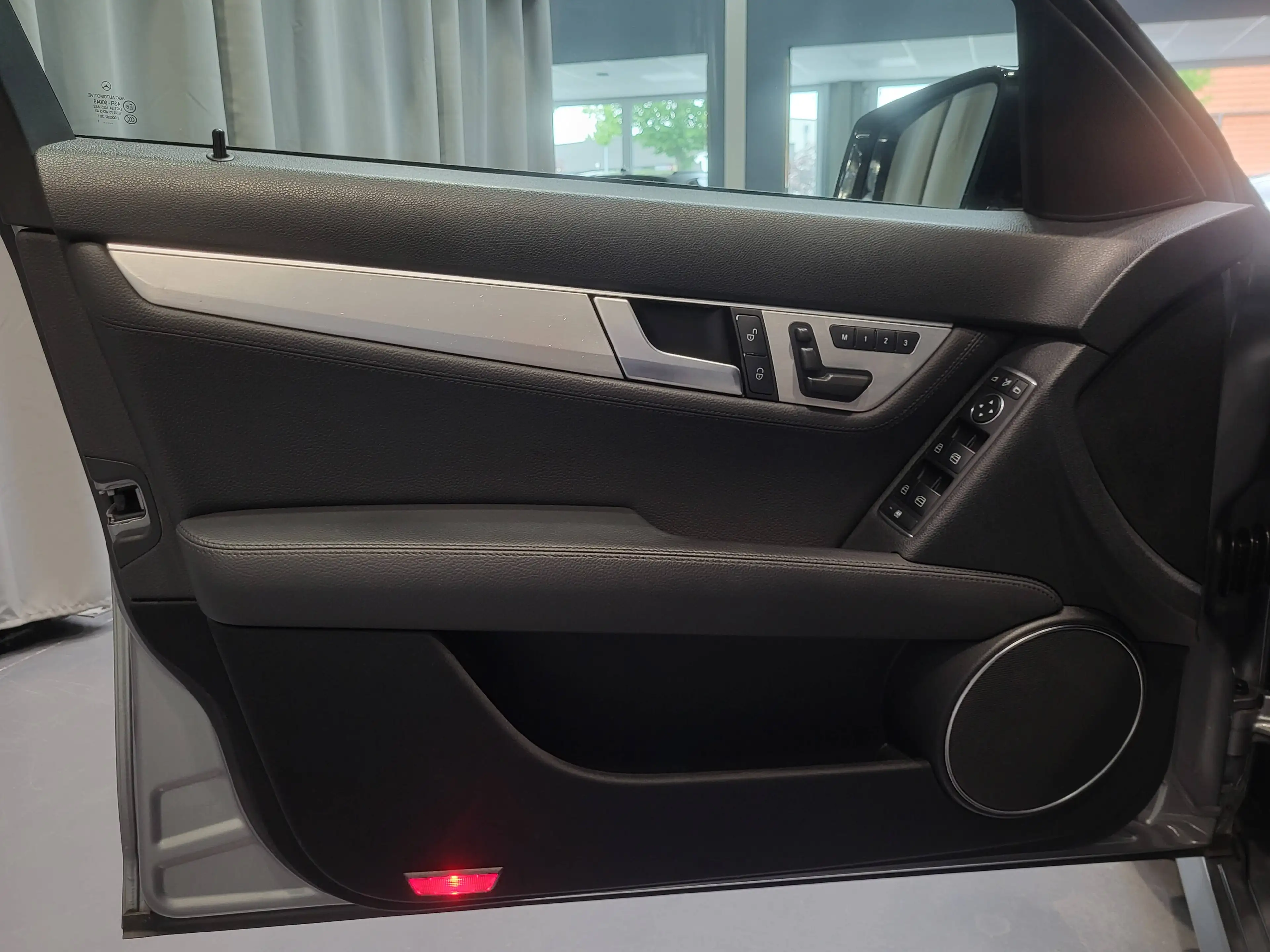 Mercedes-Benz C 350 T CGI AMG-Line *Navi| Xenon| Schiebedach* — photo 15