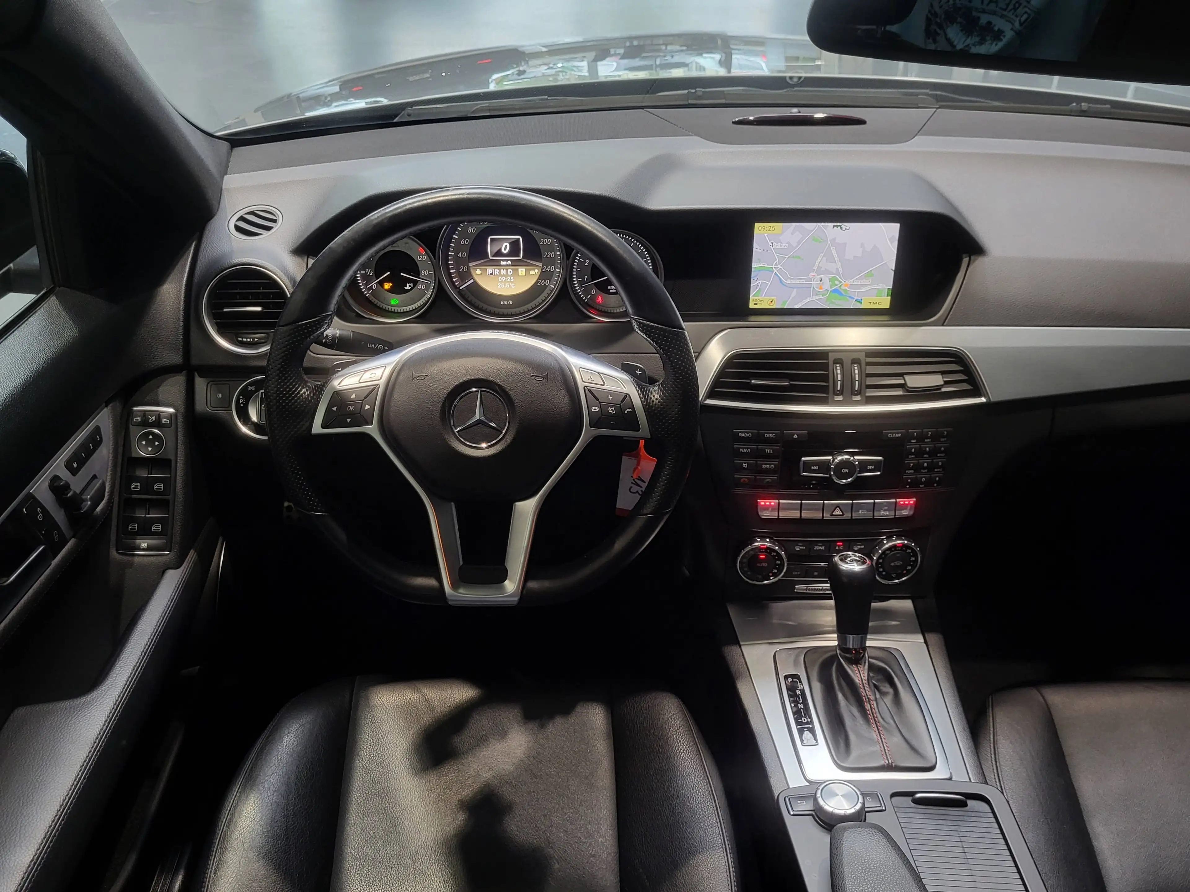 Mercedes-Benz C 350 T CGI AMG-Line *Navi| Xenon| Schiebedach* — photo 13