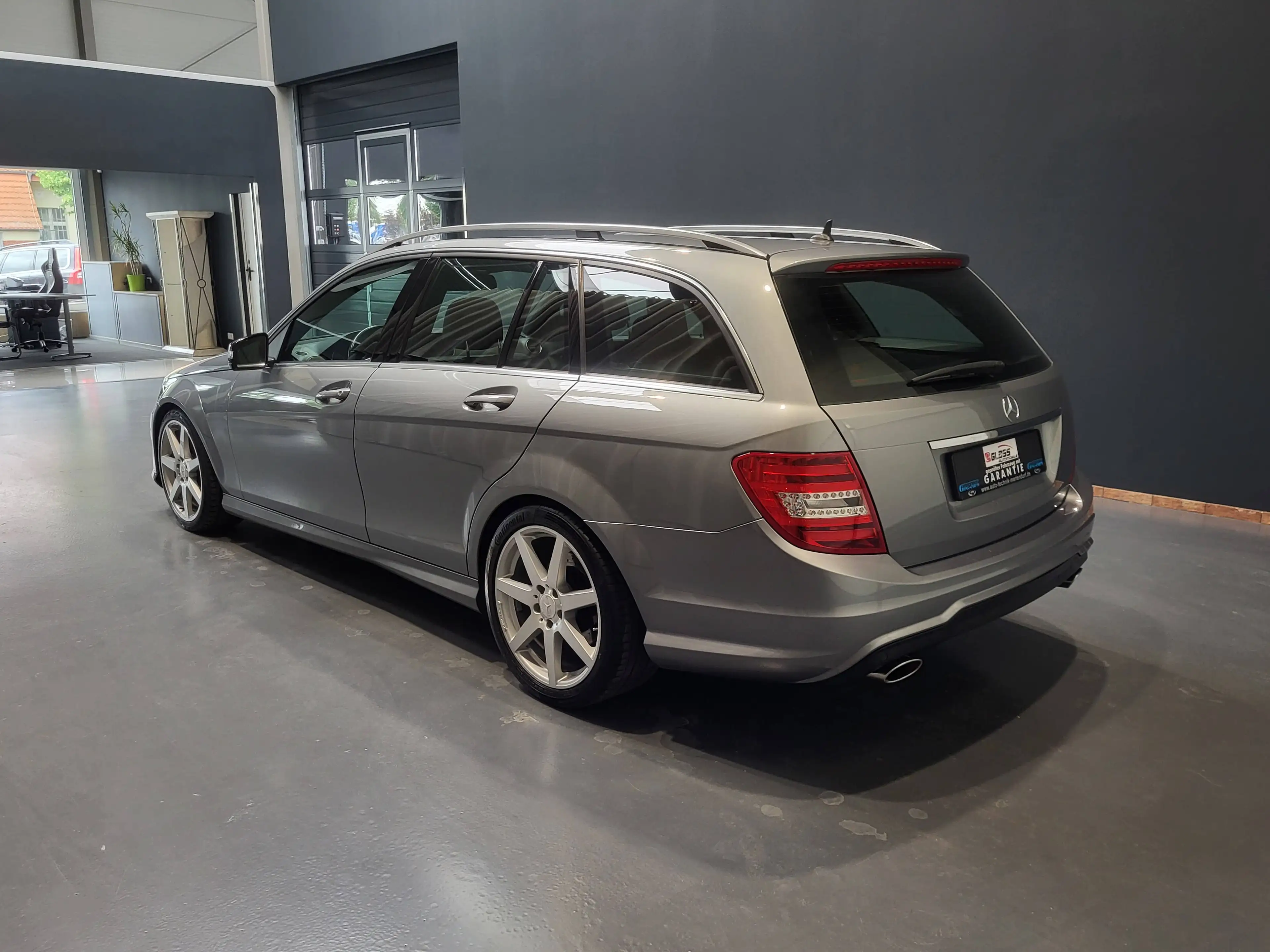 Mercedes-Benz C 350 T CGI AMG-Line *Navi| Xenon| Schiebedach* — photo 5