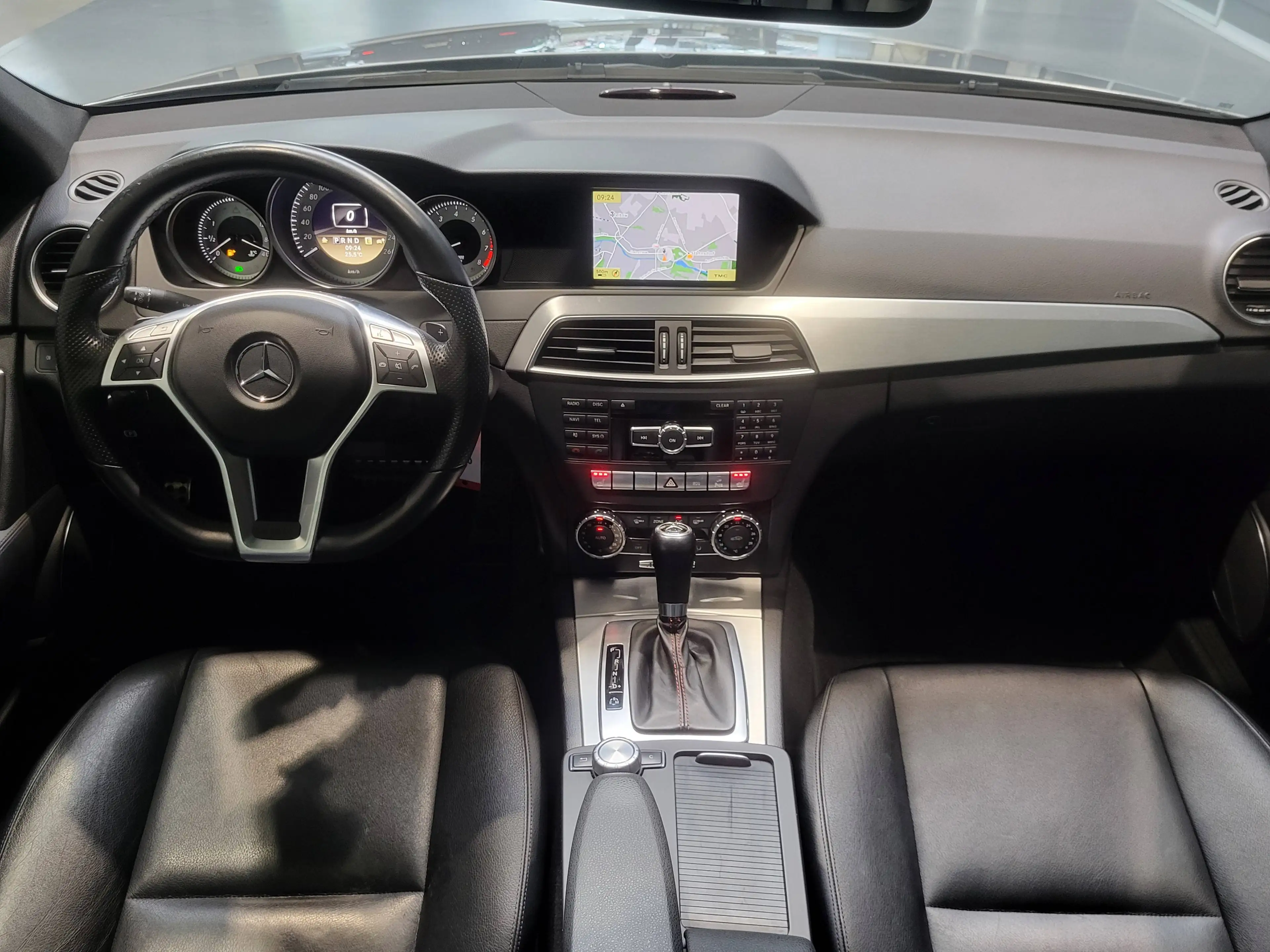 Mercedes-Benz C 350 T CGI AMG-Line *Navi| Xenon| Schiebedach* — photo 10