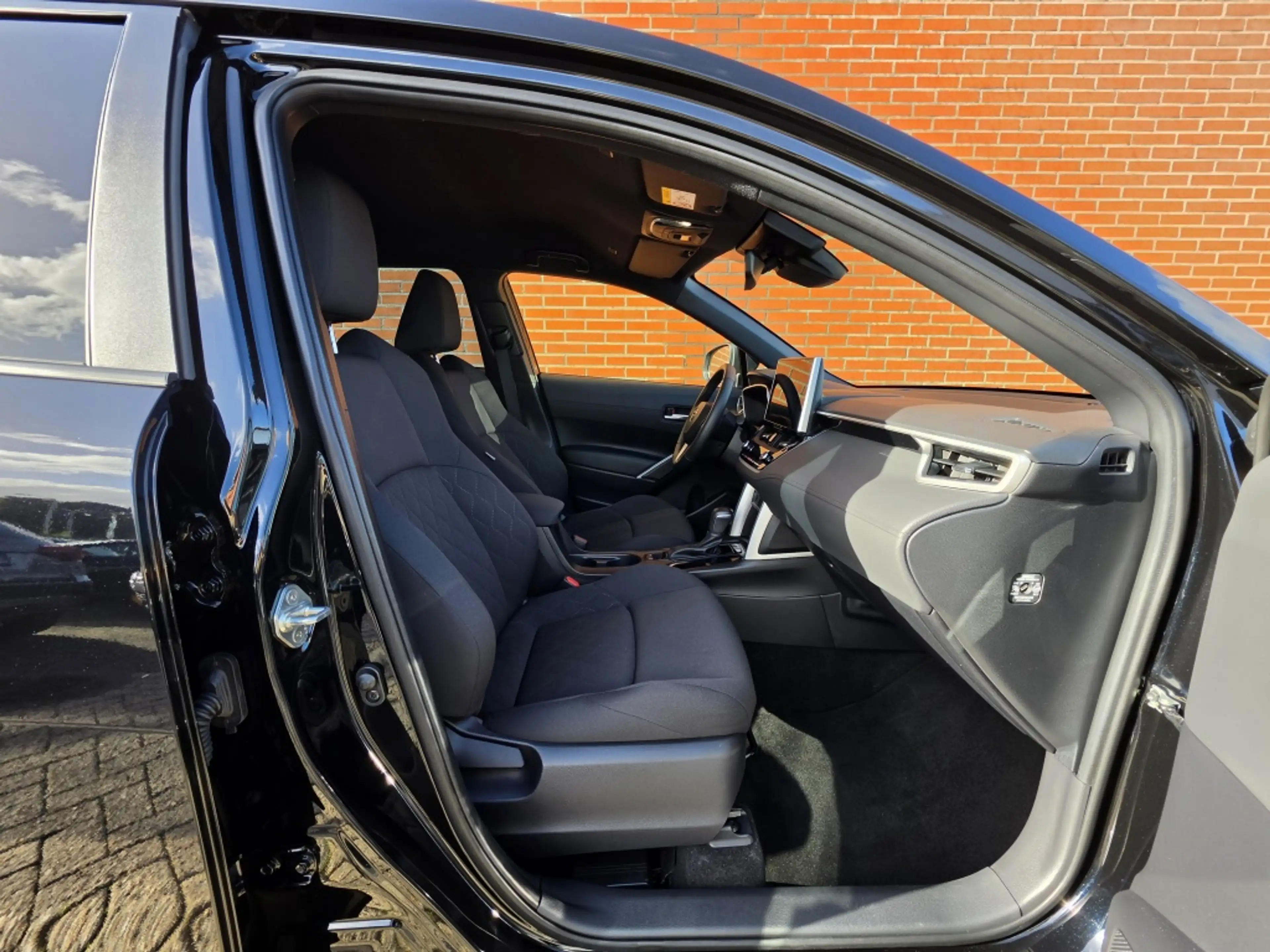 Toyota Corolla Cross Hybrid 140 Dynamic Clima Camera Velgen Full Led — photo 28