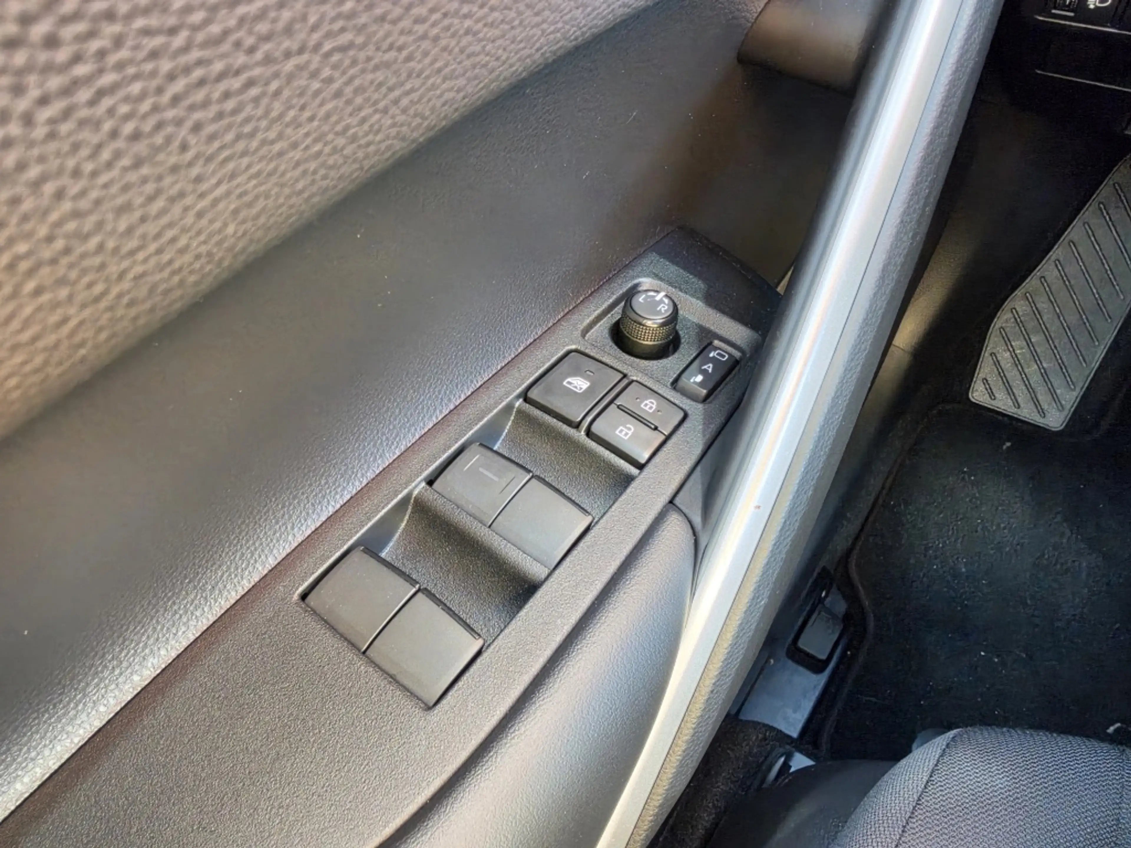 Toyota Corolla Cross Hybrid 140 Dynamic Clima Camera Velgen Full Led — photo 11