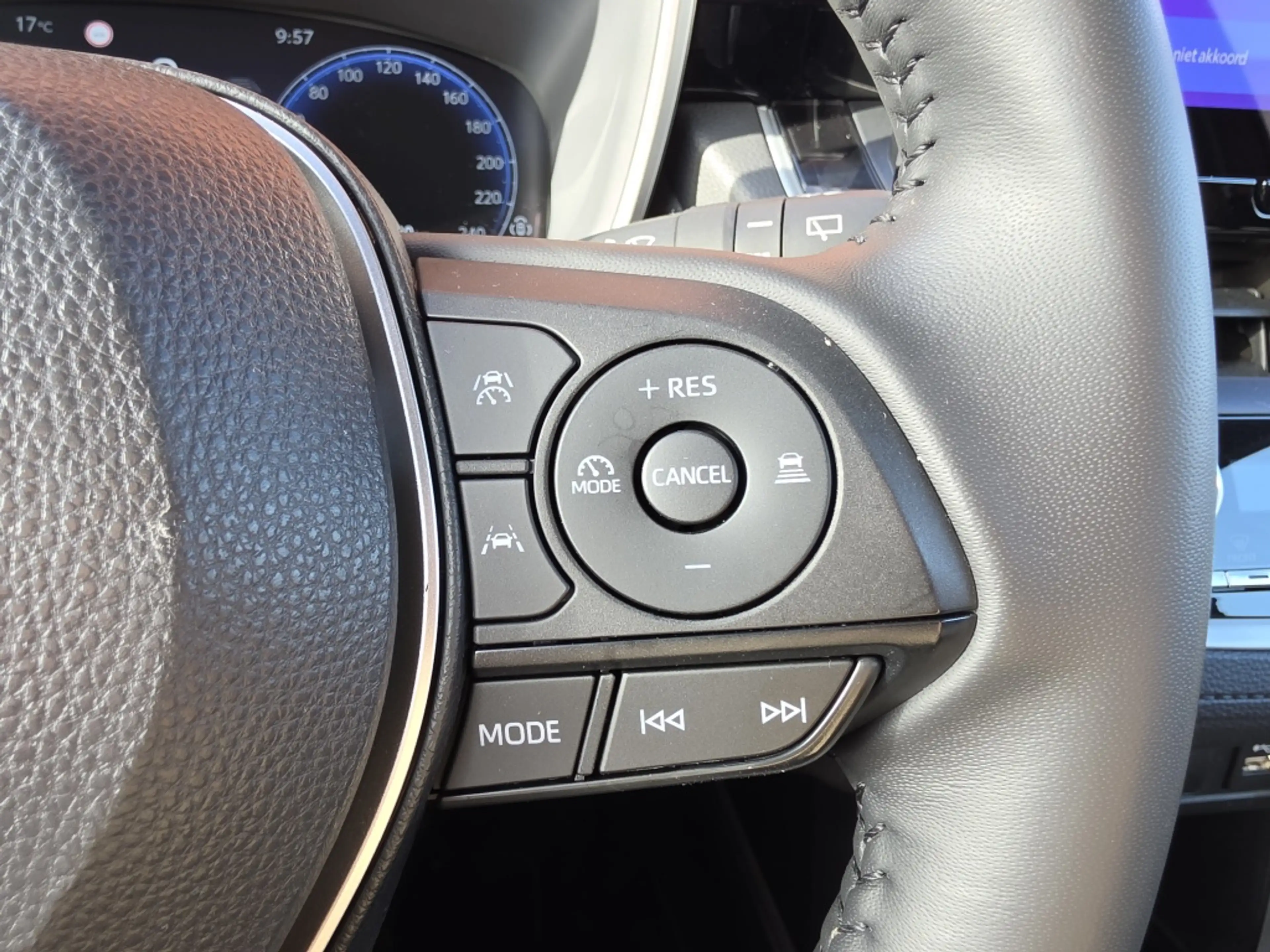 Toyota Corolla Cross Hybrid 140 Dynamic Clima Camera Velgen Full Led — photo 15