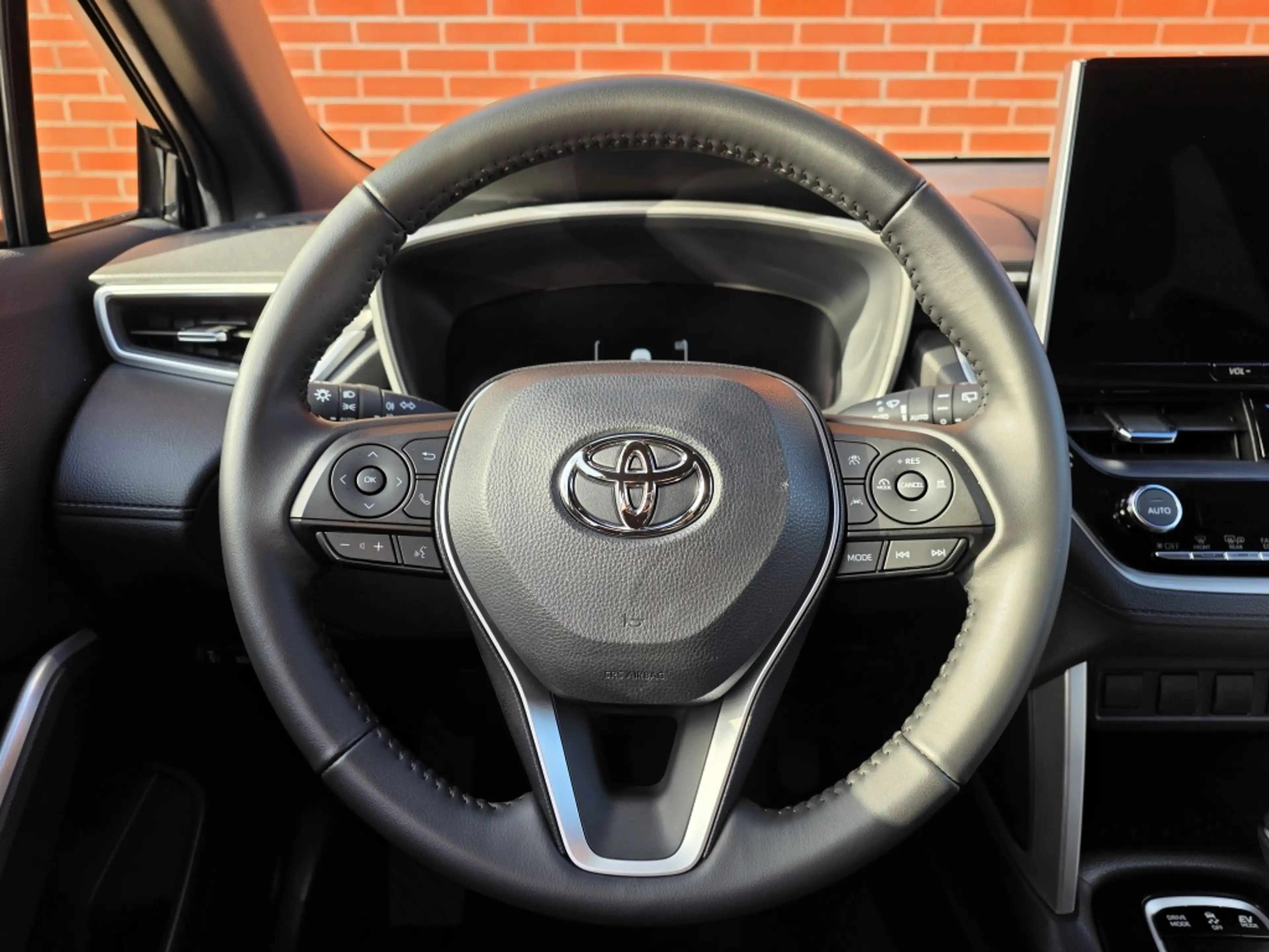 Toyota Corolla Cross Hybrid 140 Dynamic Clima Camera Velgen Full Led — photo 17