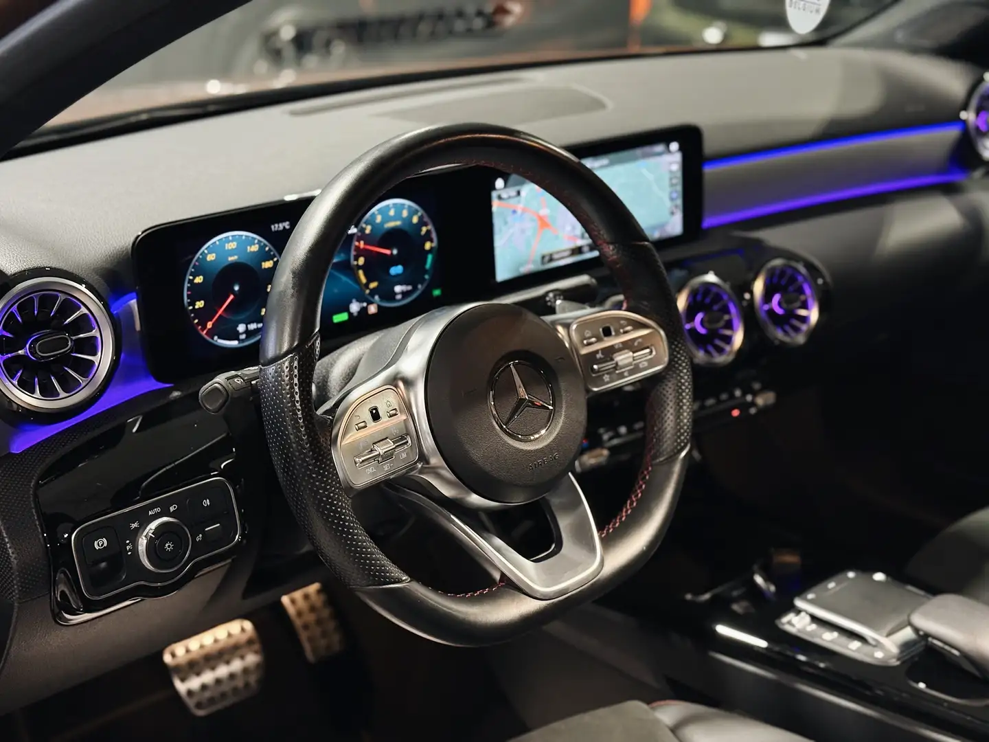 Mercedes-Benz A 250 e AMG-Line Roségoud - 12 Mnd Garantie Goud - 2