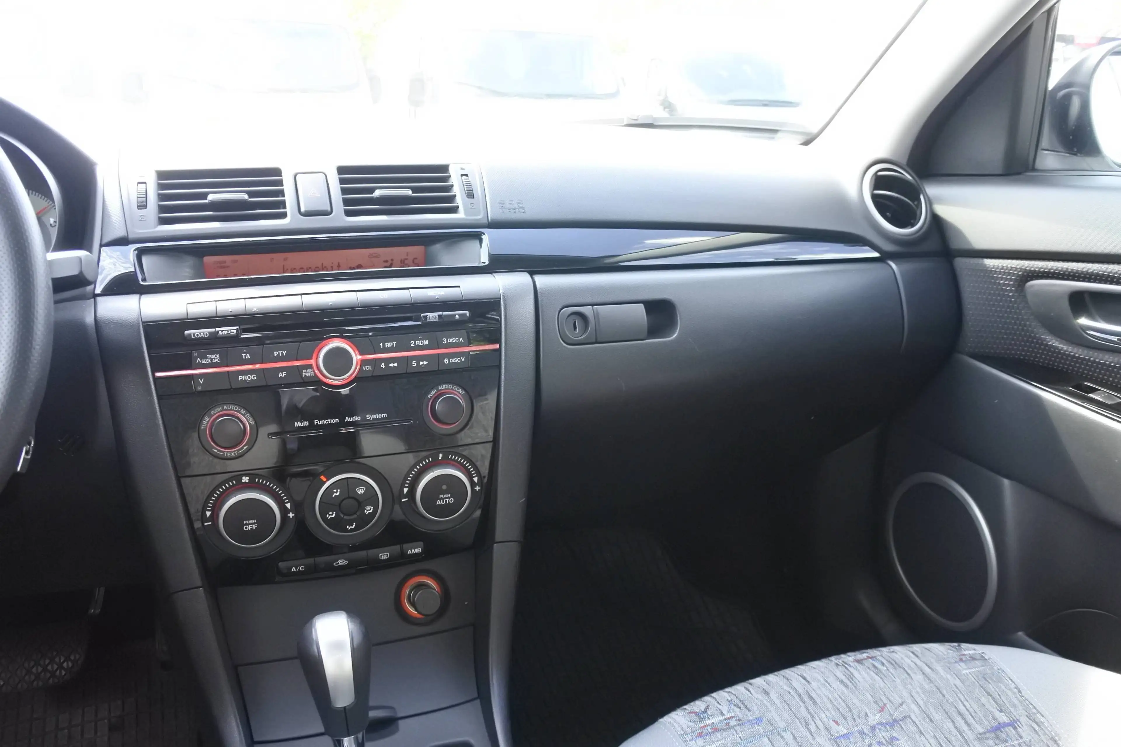 Mazda 3 Mazda 3 Sport 1,6i Active Automatik — photo 12