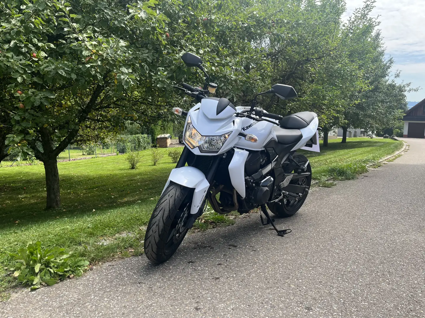 Kawasaki Z 750 Weiß - 1