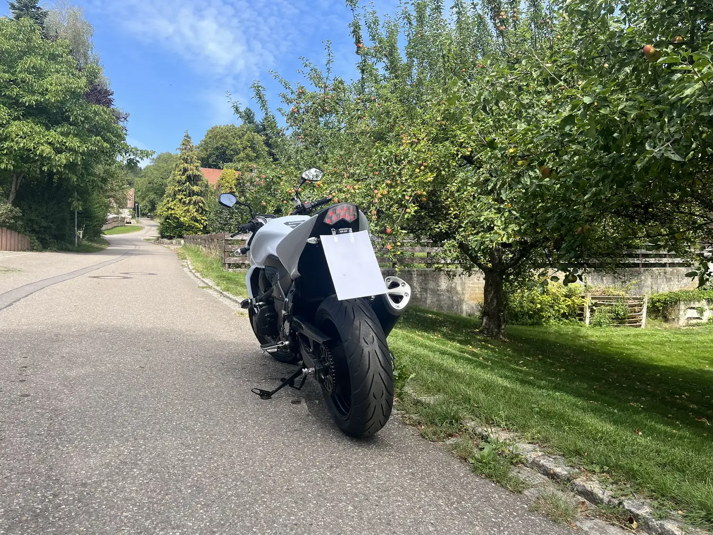 Kawasaki Z 750 Weiß - 2