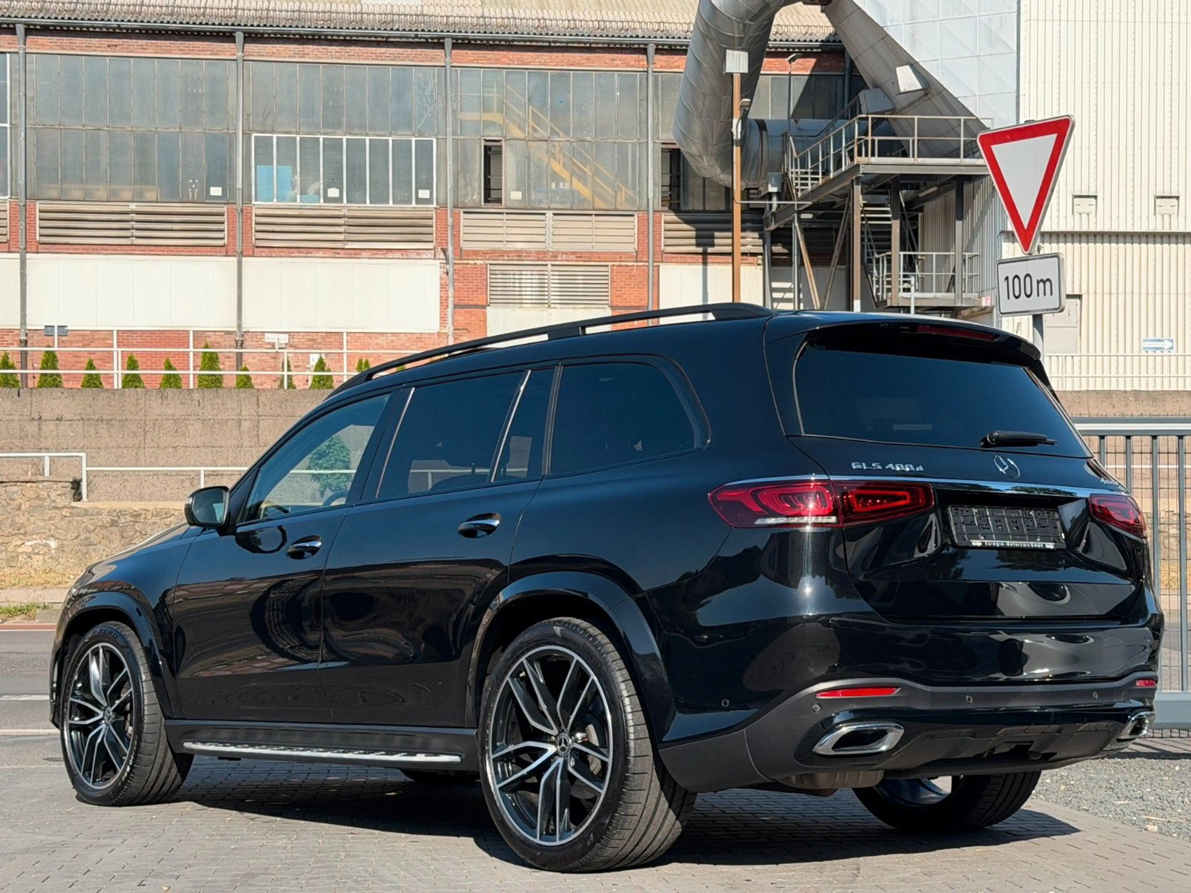 Mercedes-Benz GLS 400 d 4Matic Aut. 1 Hand - AMG line /// — photo 8