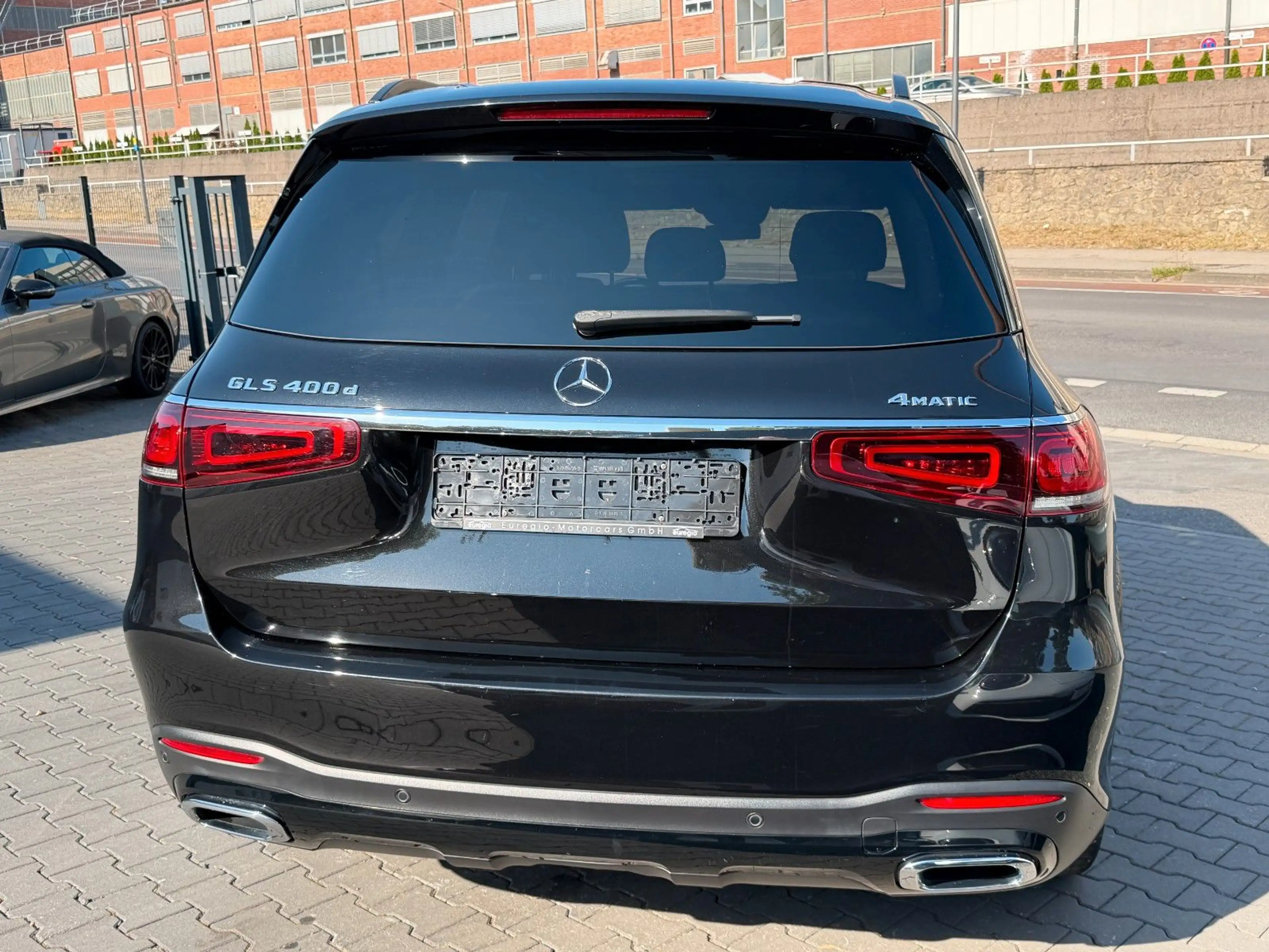 Mercedes-Benz GLS 400 d 4Matic Aut. 1 Hand - AMG line /// — photo 10