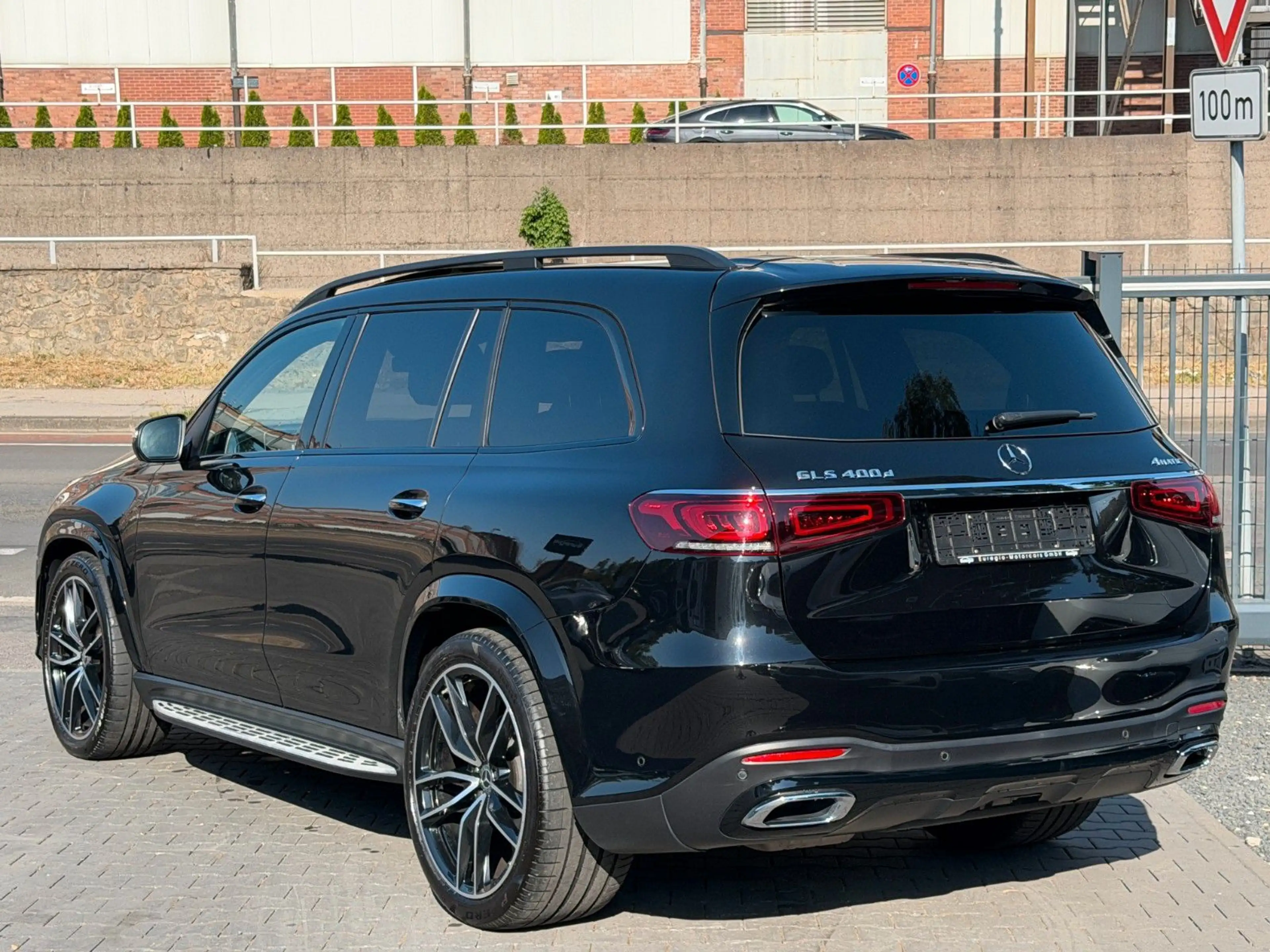 Mercedes-Benz GLS 400 d 4Matic Aut. 1 Hand - AMG line /// — photo 9