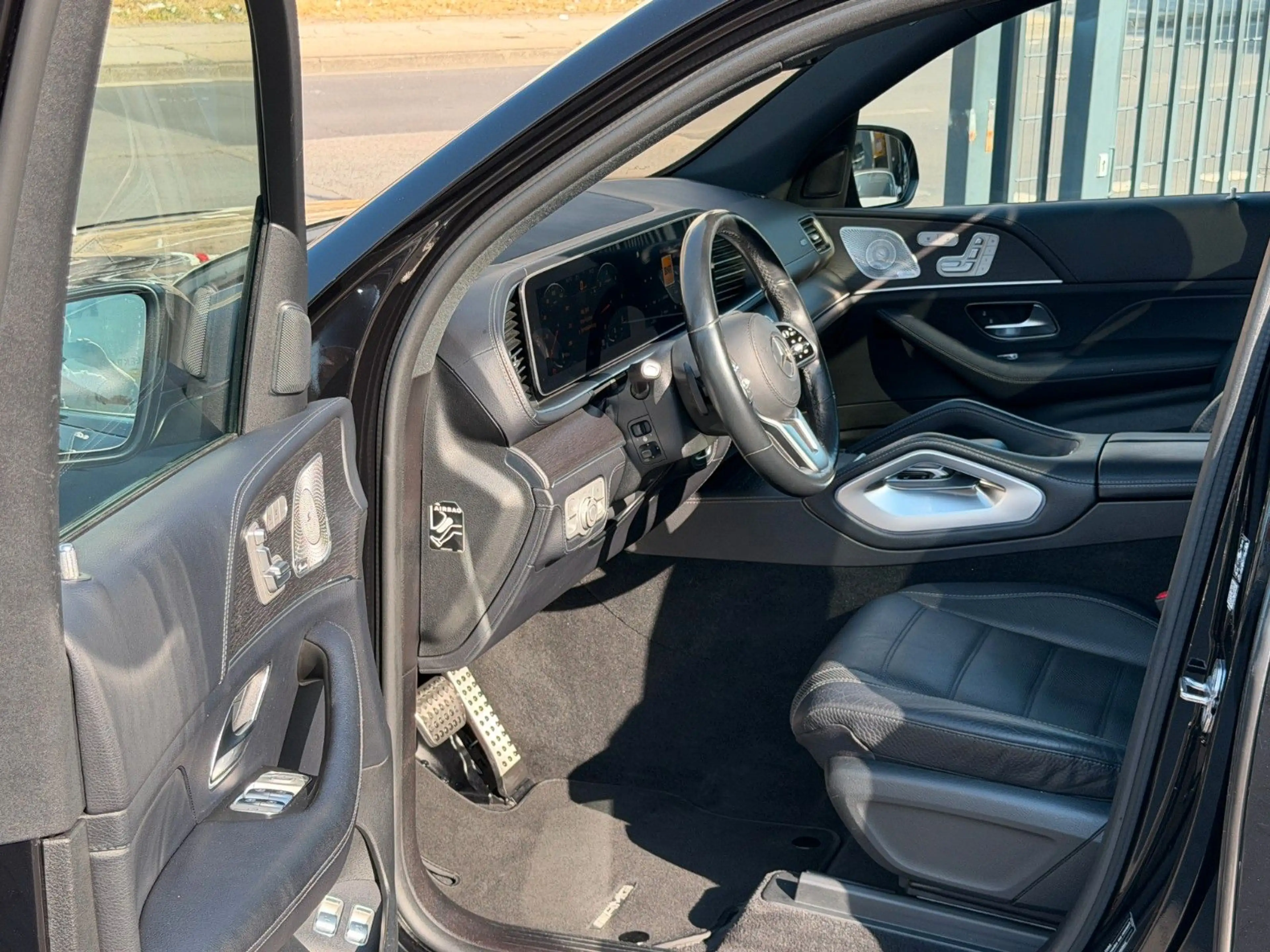 Mercedes-Benz GLS 400 d 4Matic Aut. 1 Hand - AMG line /// — photo 12