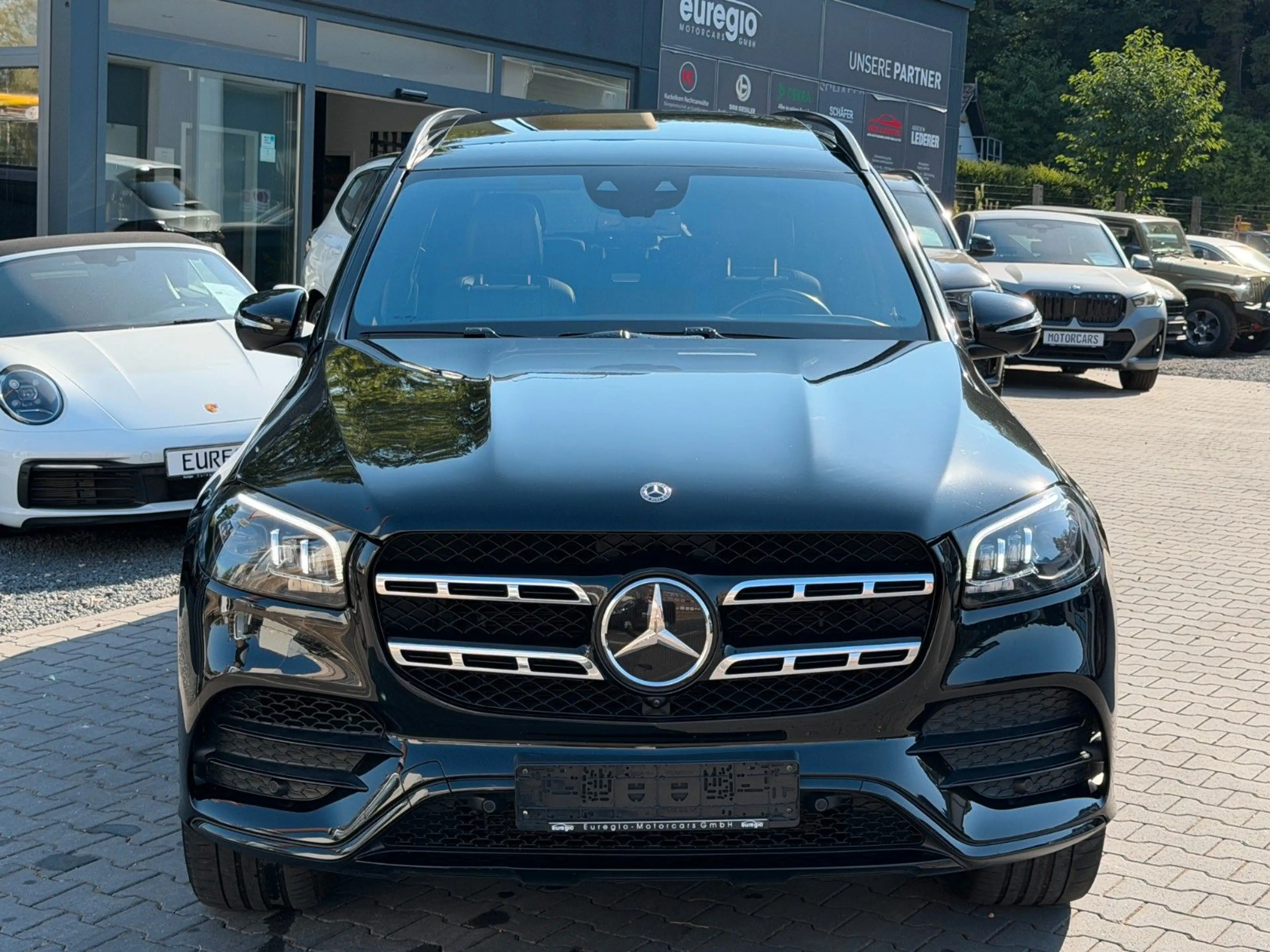 Mercedes-Benz GLS 400 d 4Matic Aut. 1 Hand - AMG line /// — photo 4