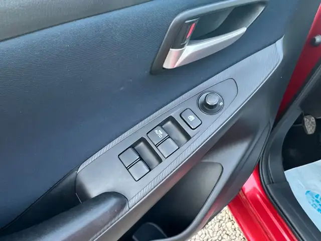 Mazda Mazda2 view 11