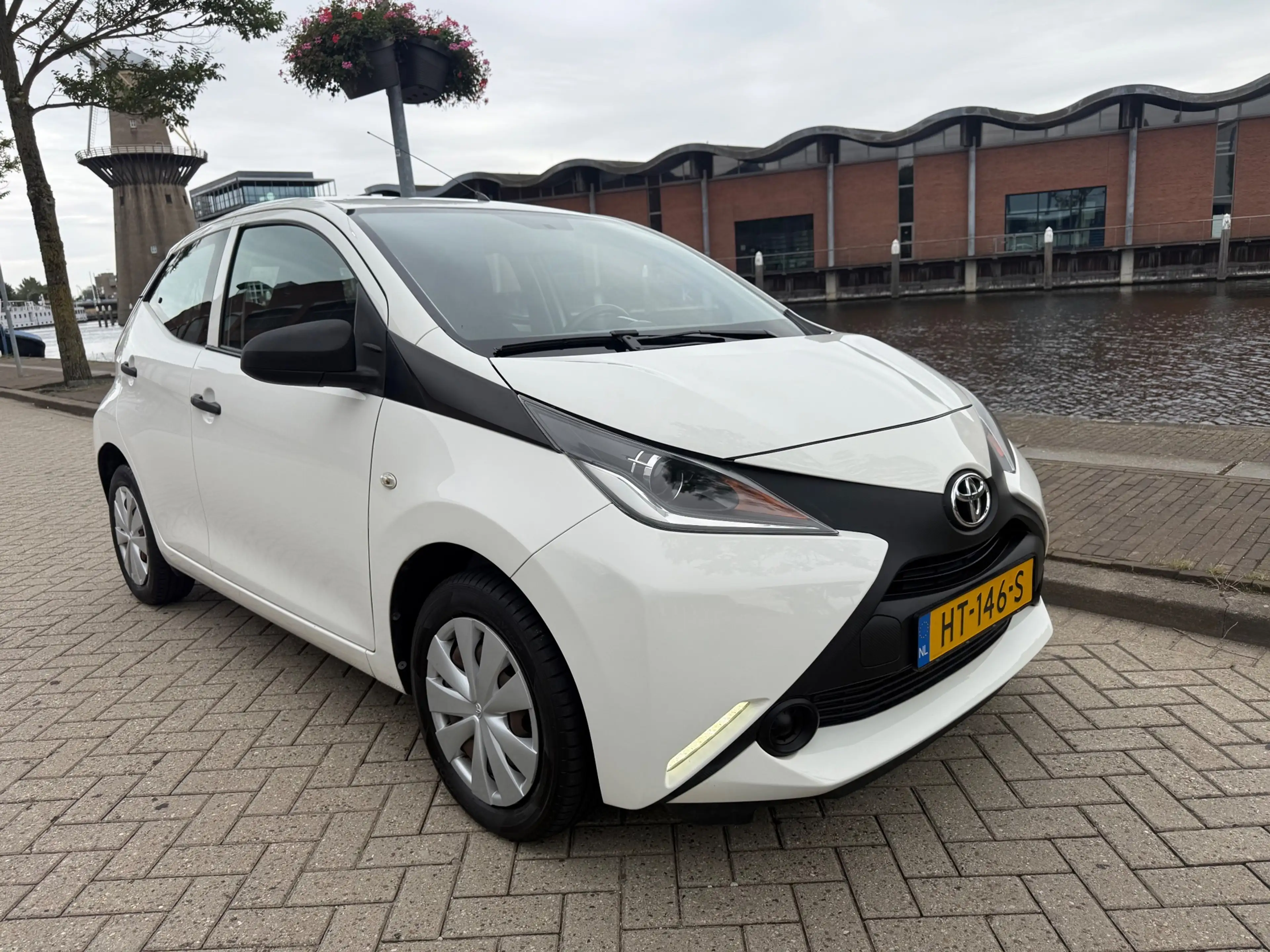 Toyota Aygo 1.0 VVT-i x-now — photo 2