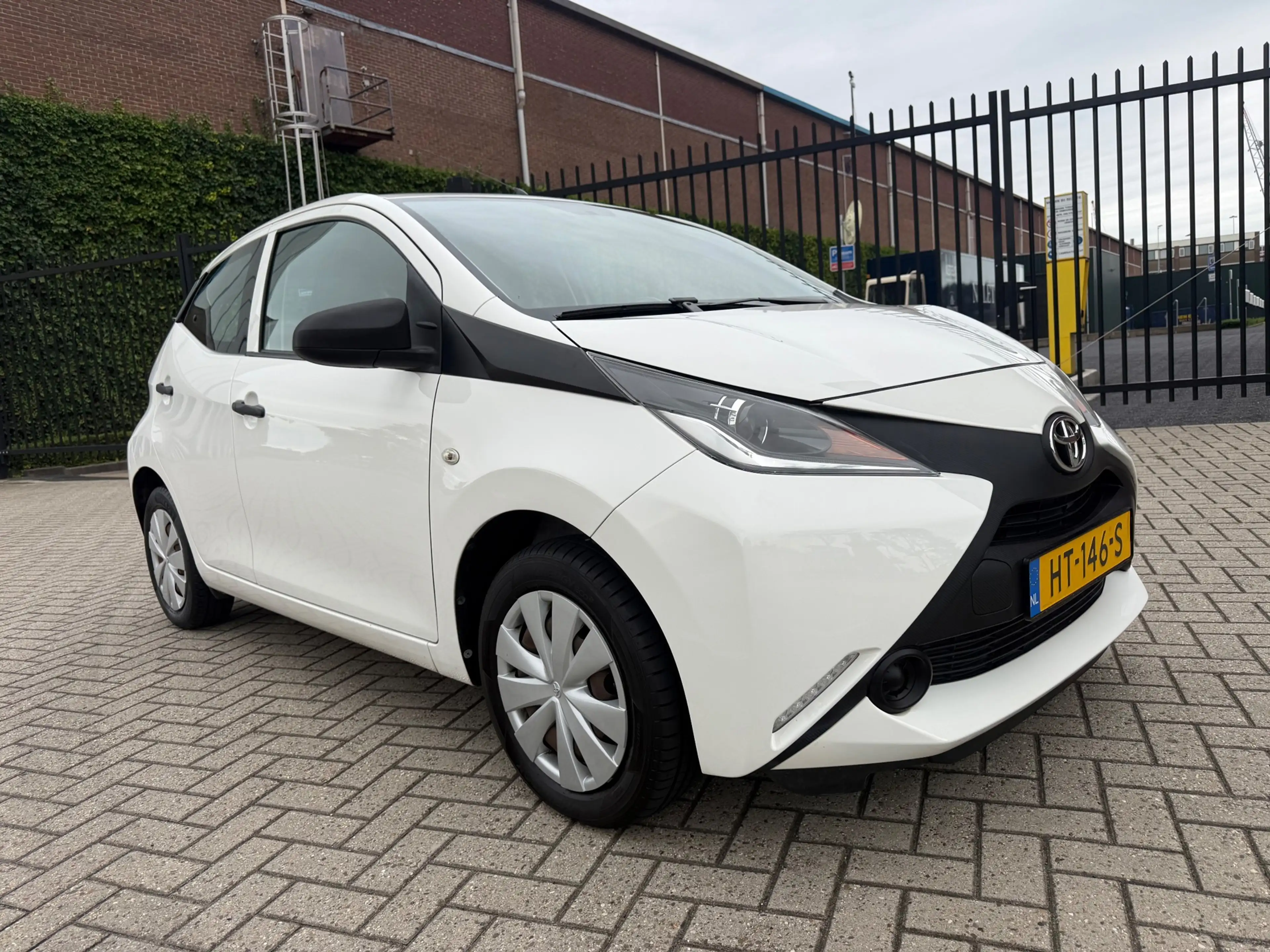 Toyota Aygo 1.0 VVT-i x-now — photo 13