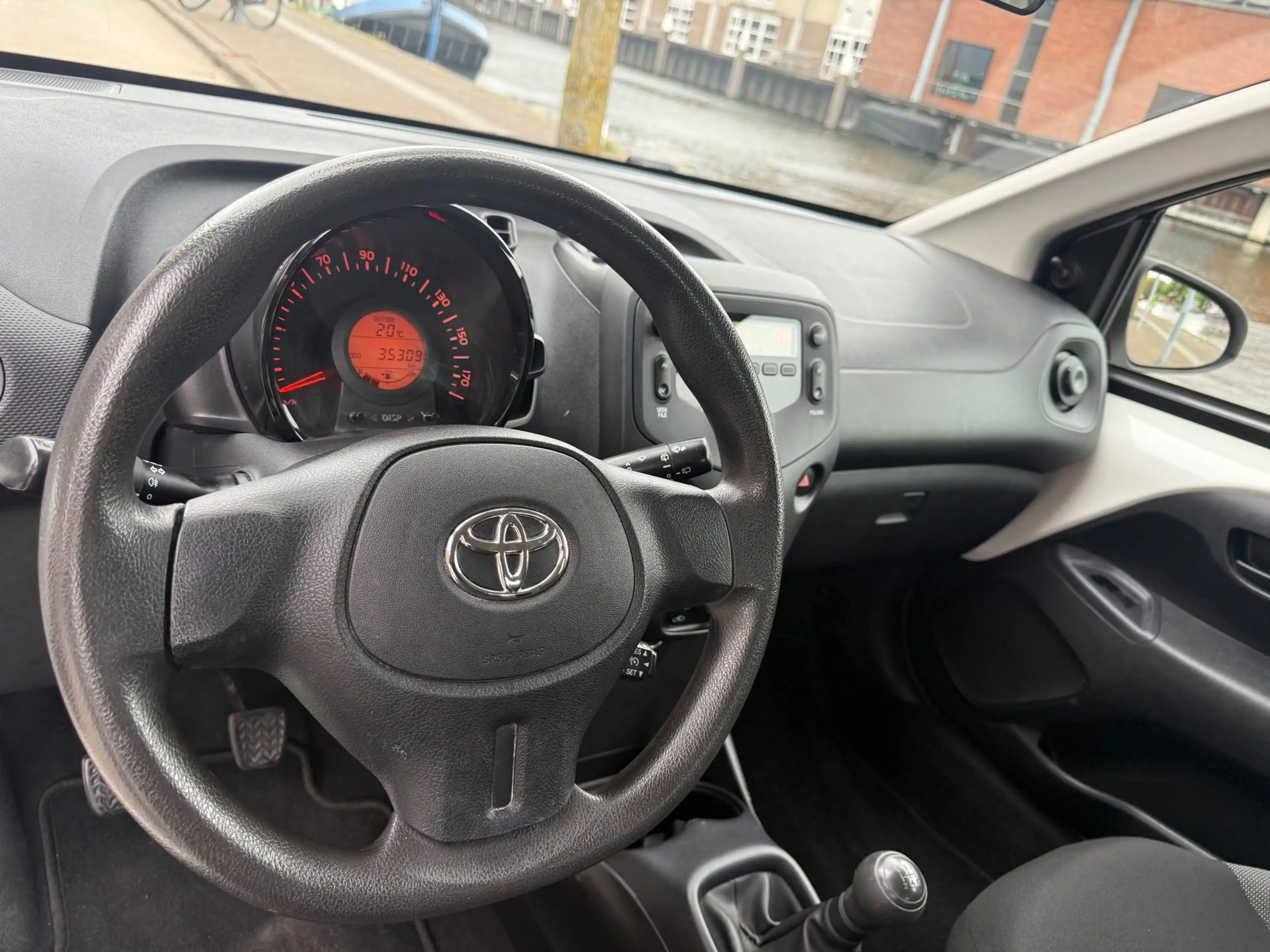 Toyota Aygo 1.0 VVT-i x-now — photo 5