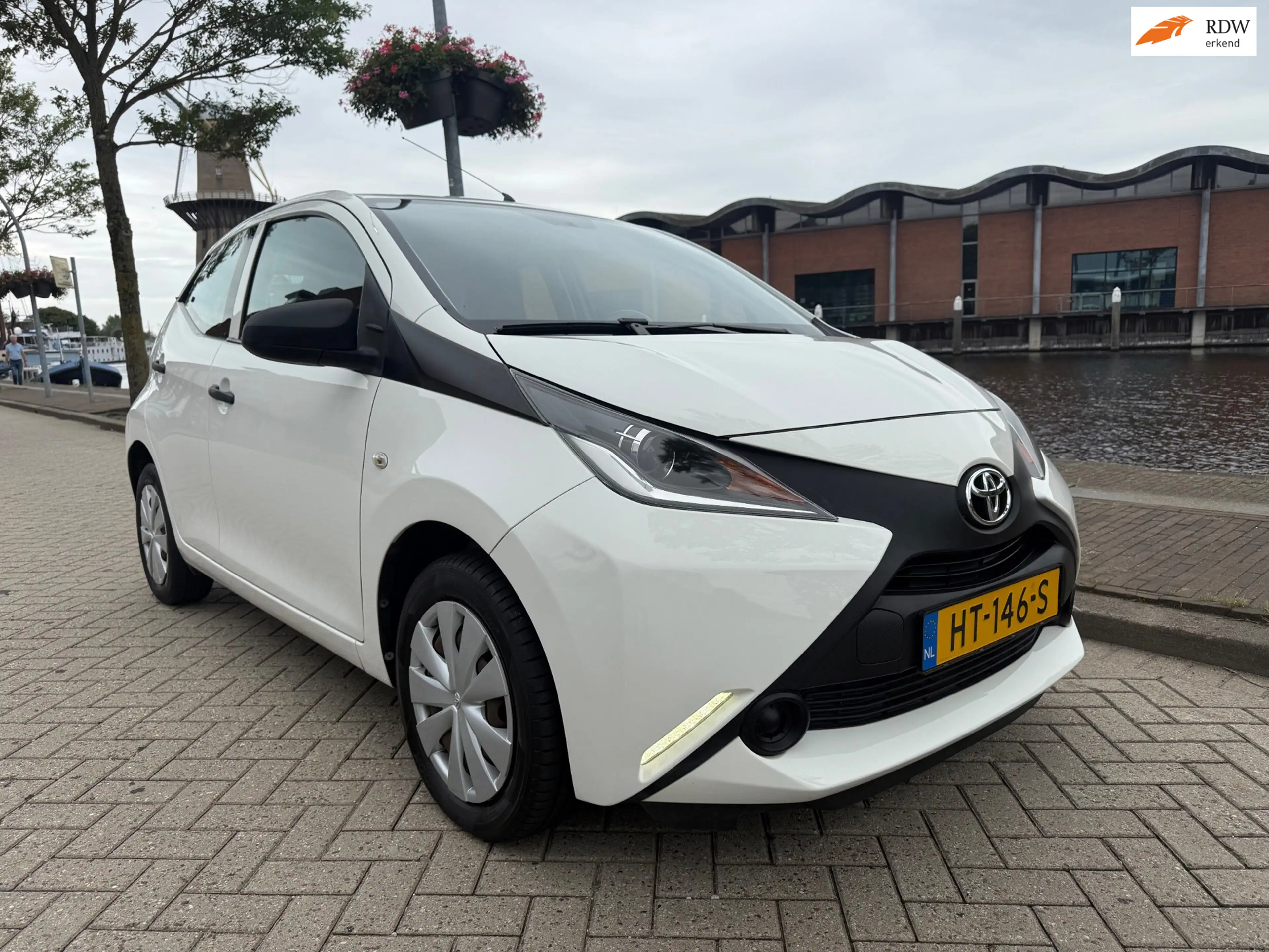 Toyota Aygo 1.0 VVT-i x-now