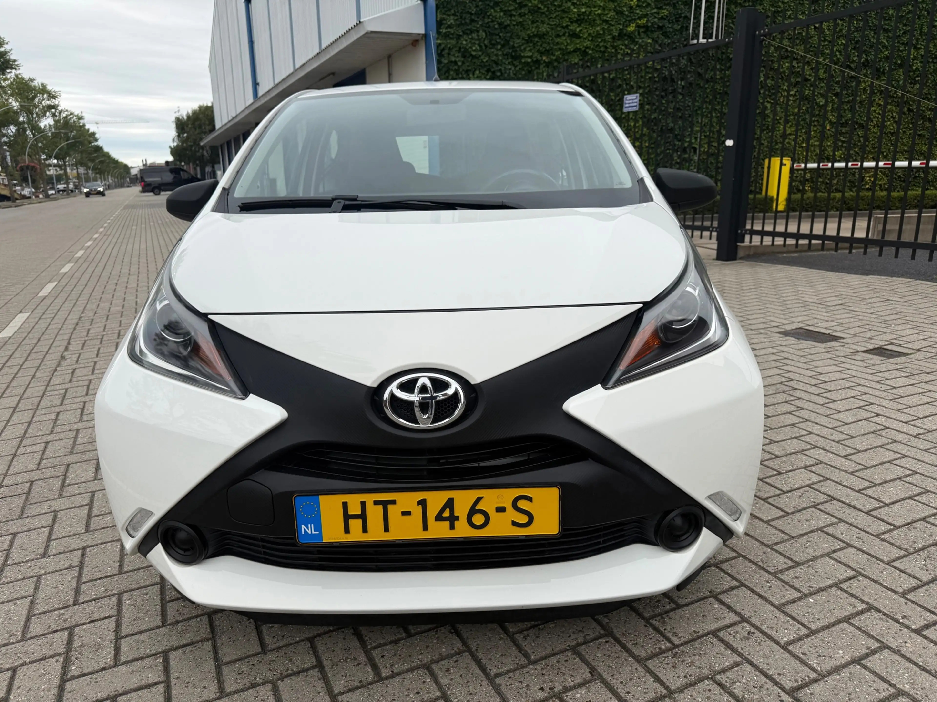 Toyota Aygo 1.0 VVT-i x-now — photo 12