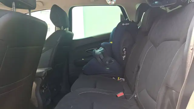 Renault Scenic view 9