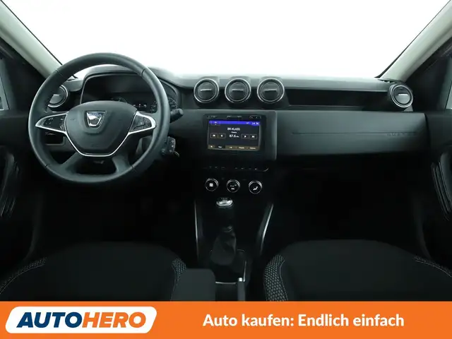 Dacia Duster view 12