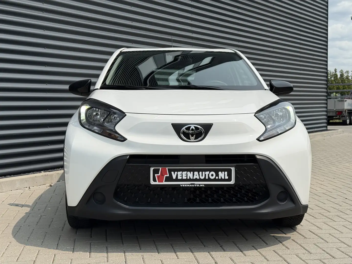 Toyota Aygo X 1.0 VVT-i MT Play Camera/Apple/Stoelwarm/Keyless Wit - 2