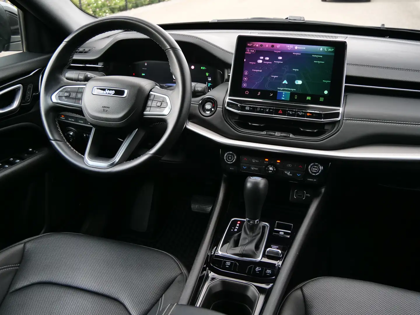 Jeep Compass 4xe 240 Plug-in Hybrid Electric S LED / Camera / L Zwart - 2