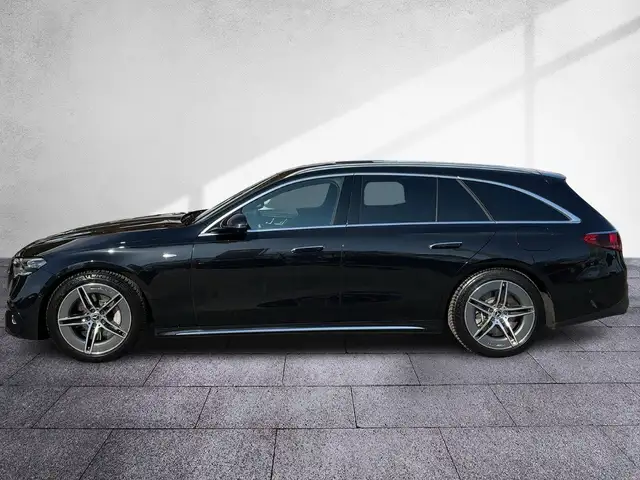 Mercedes-Benz E 300 de 4MATIC T-Modell NP: 84.310 AMG AHV RKam Ansicht 3