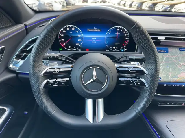 Mercedes-Benz E 300 de 4MATIC T-Modell NP: 84.310 AMG AHV RKam Ansicht 11