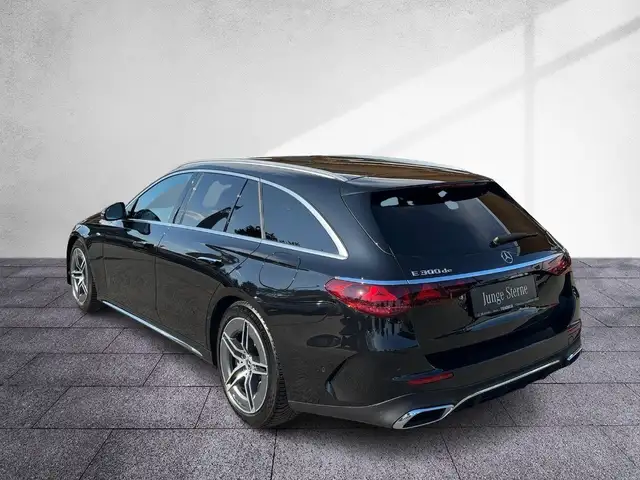 Mercedes-Benz E 300 de 4MATIC T-Modell NP: 84.310 AMG AHV RKam Ansicht 4