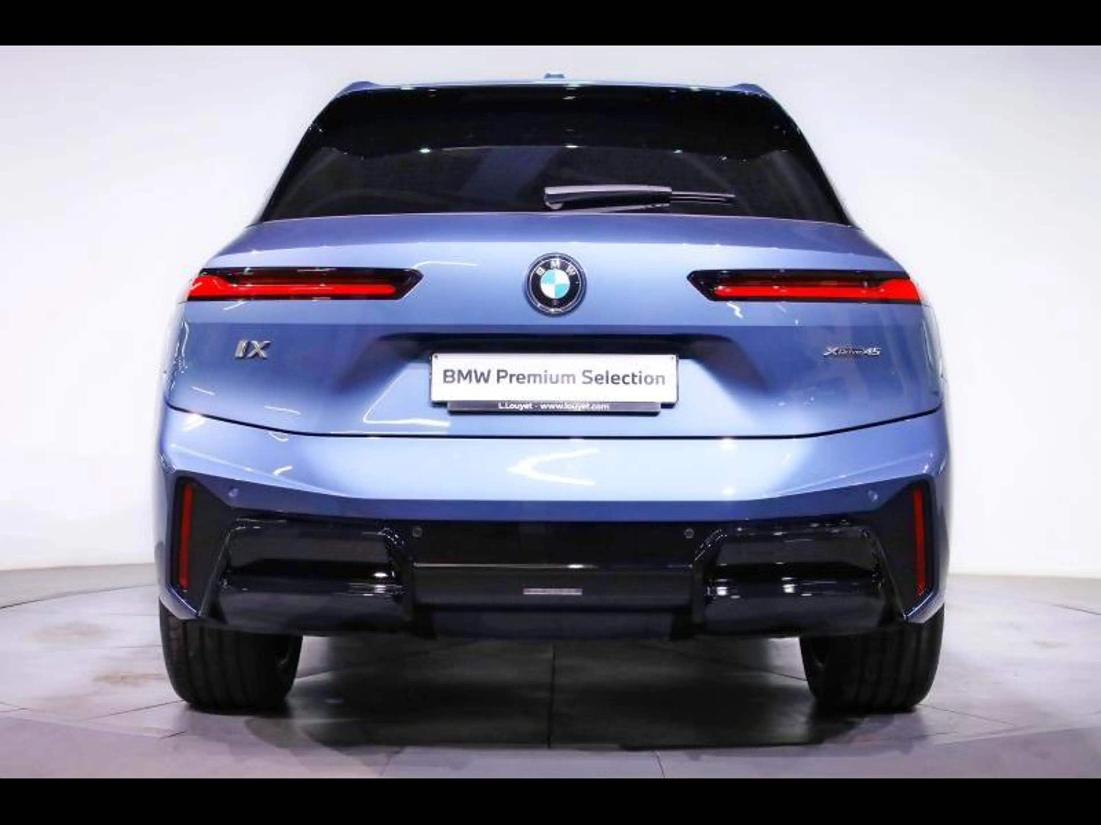 BMW iX xDrive45 Kit M Sport — photo 5
