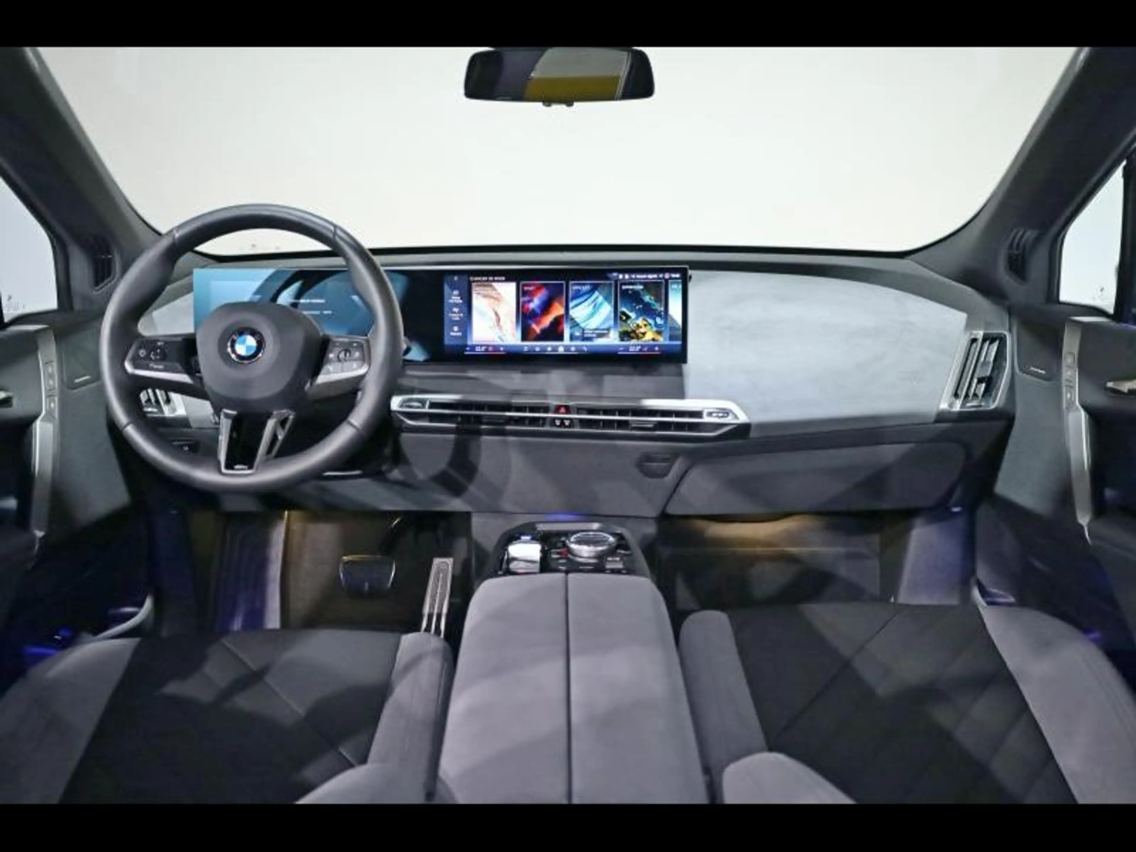 BMW iX xDrive45 Kit M Sport — photo 8