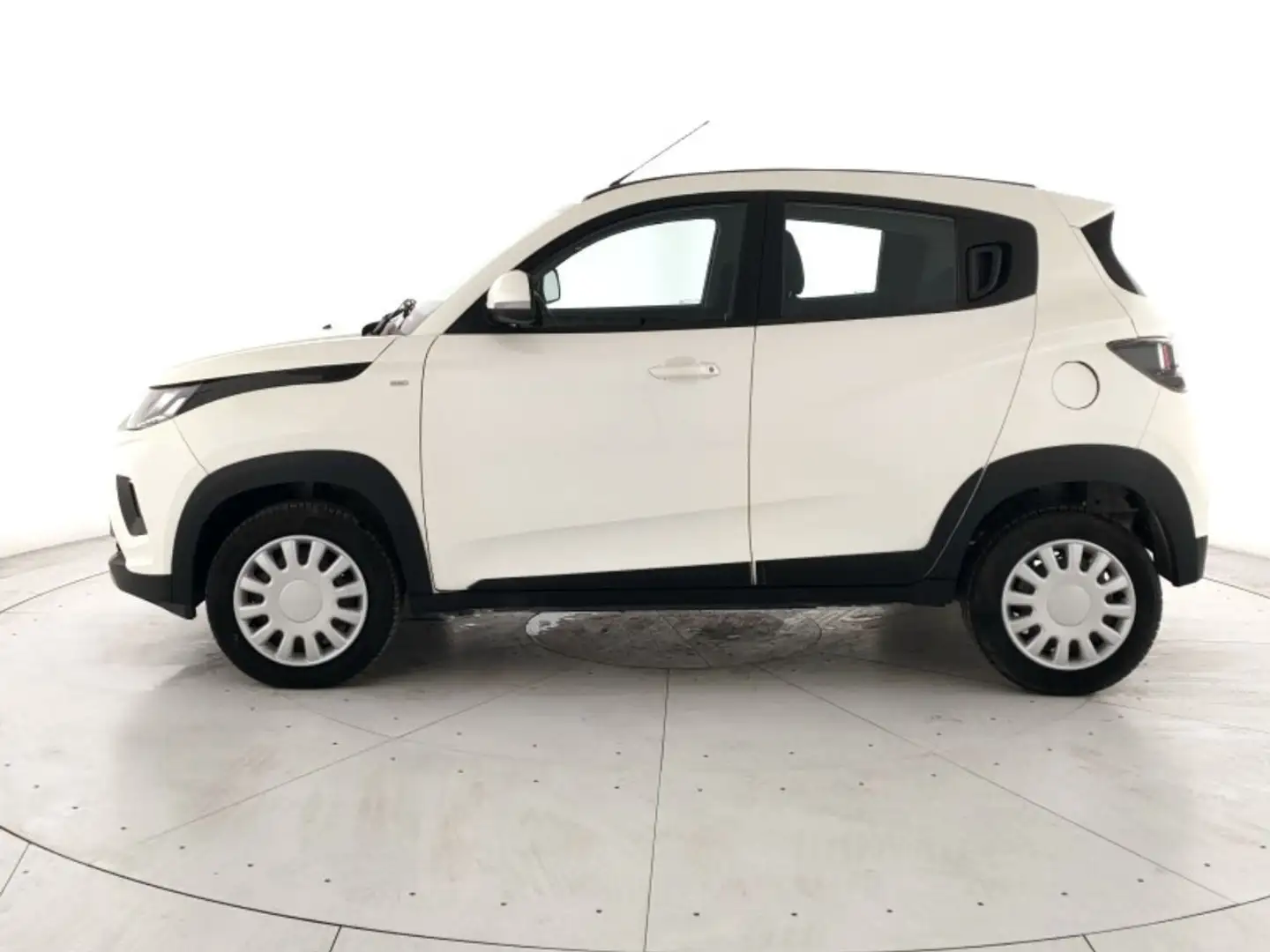 Mahindra KUV100 1.2 K6+ m-bifuel Weiß - 2