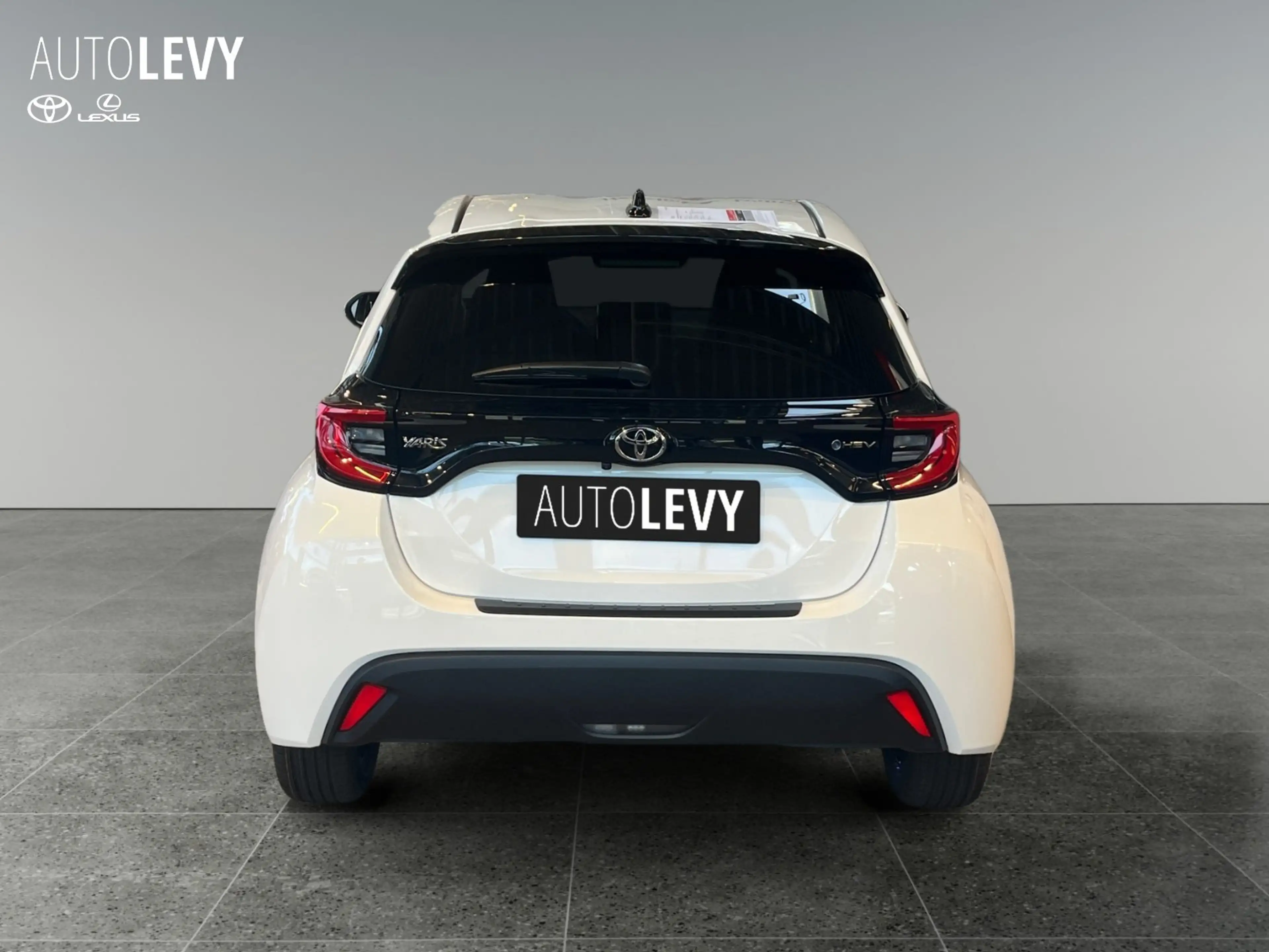 Toyota Yaris - 1.5 l Hybrid +nur Pflege + Medizin-sofort — photo 4