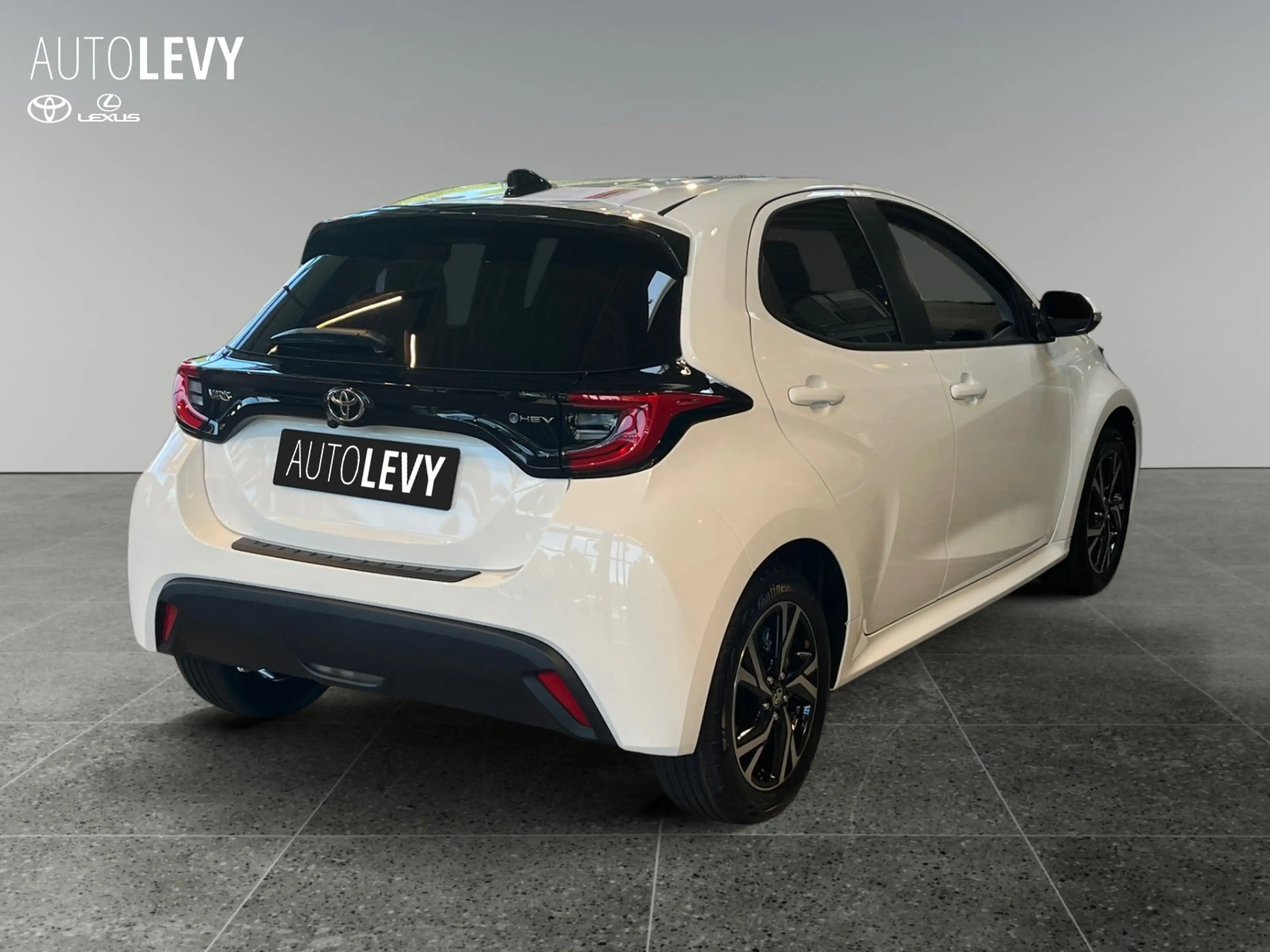 Toyota Yaris - 1.5 l Hybrid +nur Pflege + Medizin-sofort — photo 5