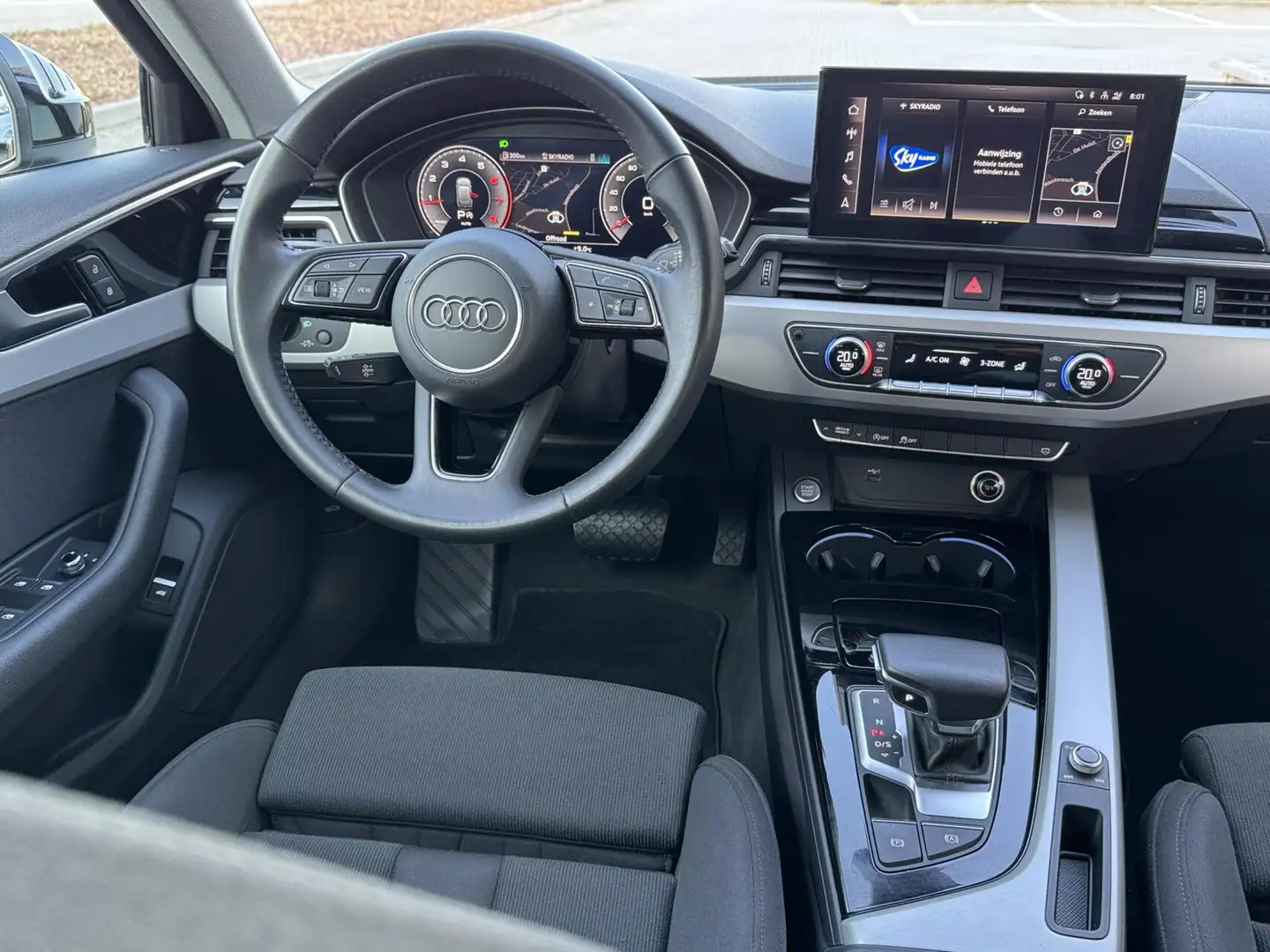 Audi A4 Avant 35 TFSI Launch Edition Business S-Tronic Schwarz - 2