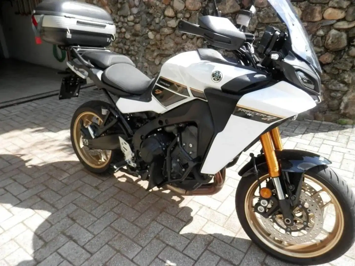 Yamaha Tracer 9 GT Bianco - 1