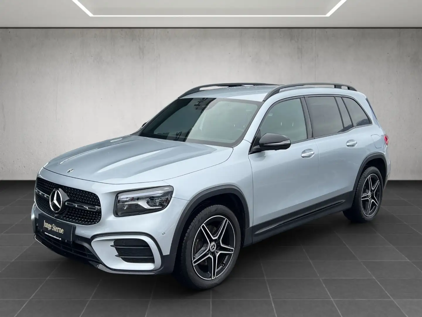Mercedes-Benz GLB 200 d 4MATIC Österreich-Edition AMG Line Silber - 2
