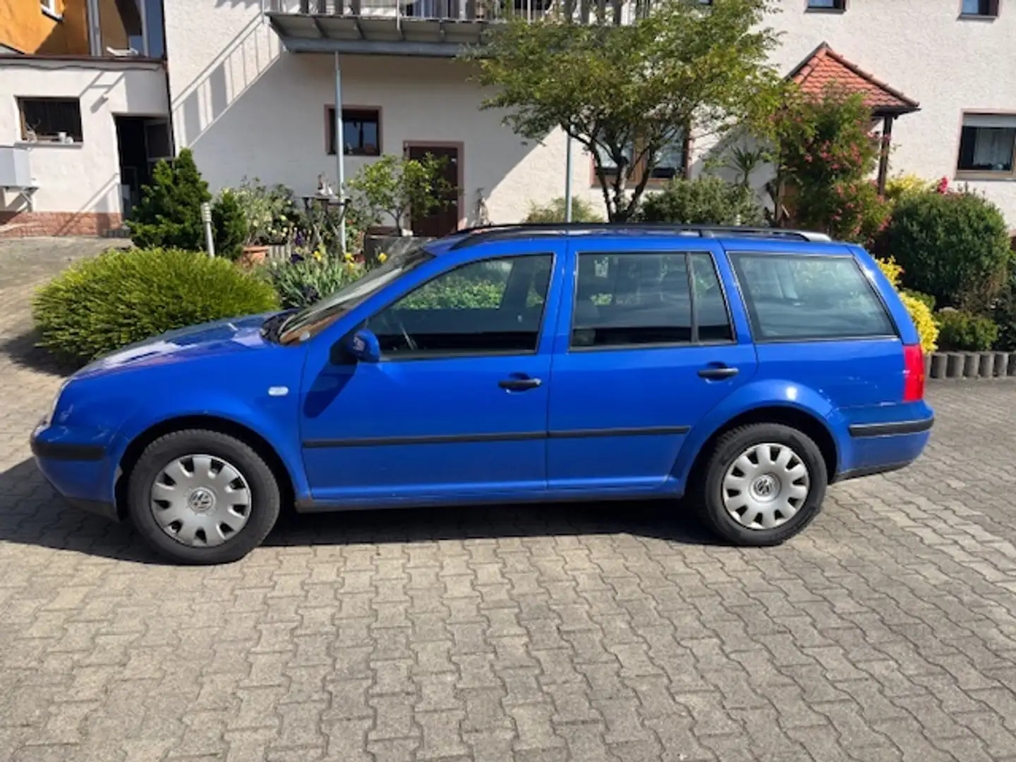 Volkswagen Golf Variant Basis,GSD,8fach bereift Bleu - 2