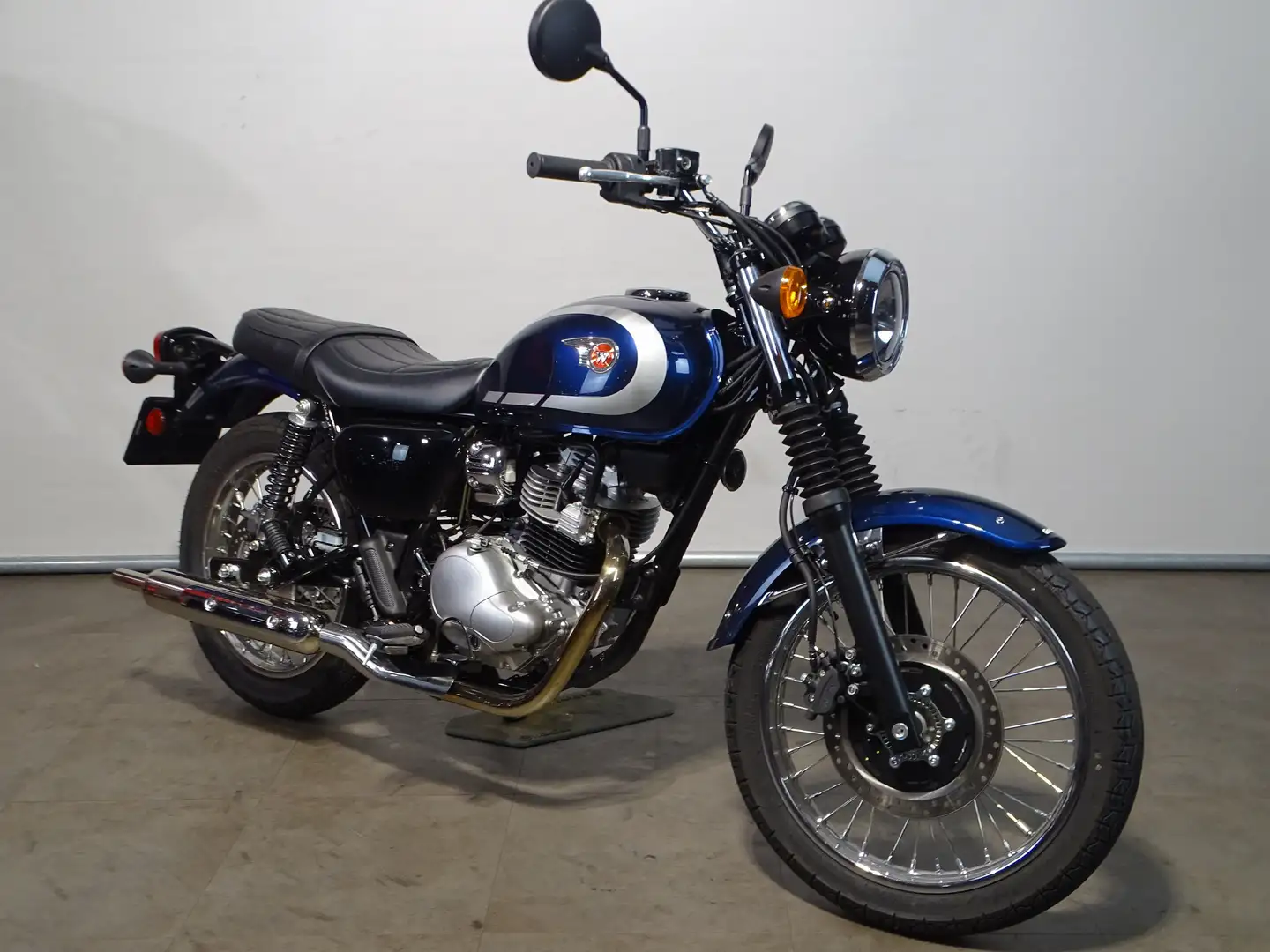 Kawasaki W 230 Blauw - 2
