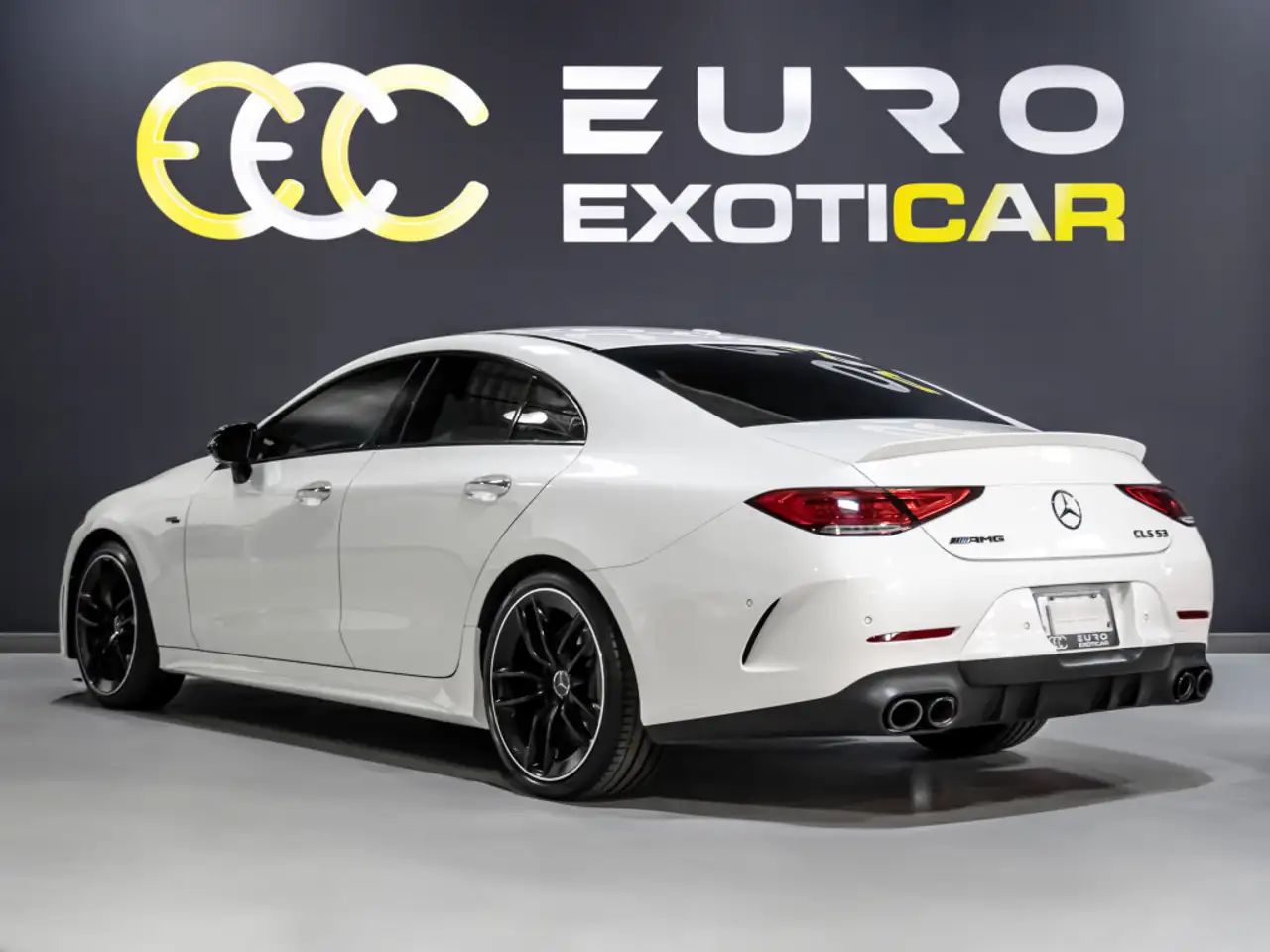 Mercedes-Benz CLS снимка Mercedes-Benz CLS