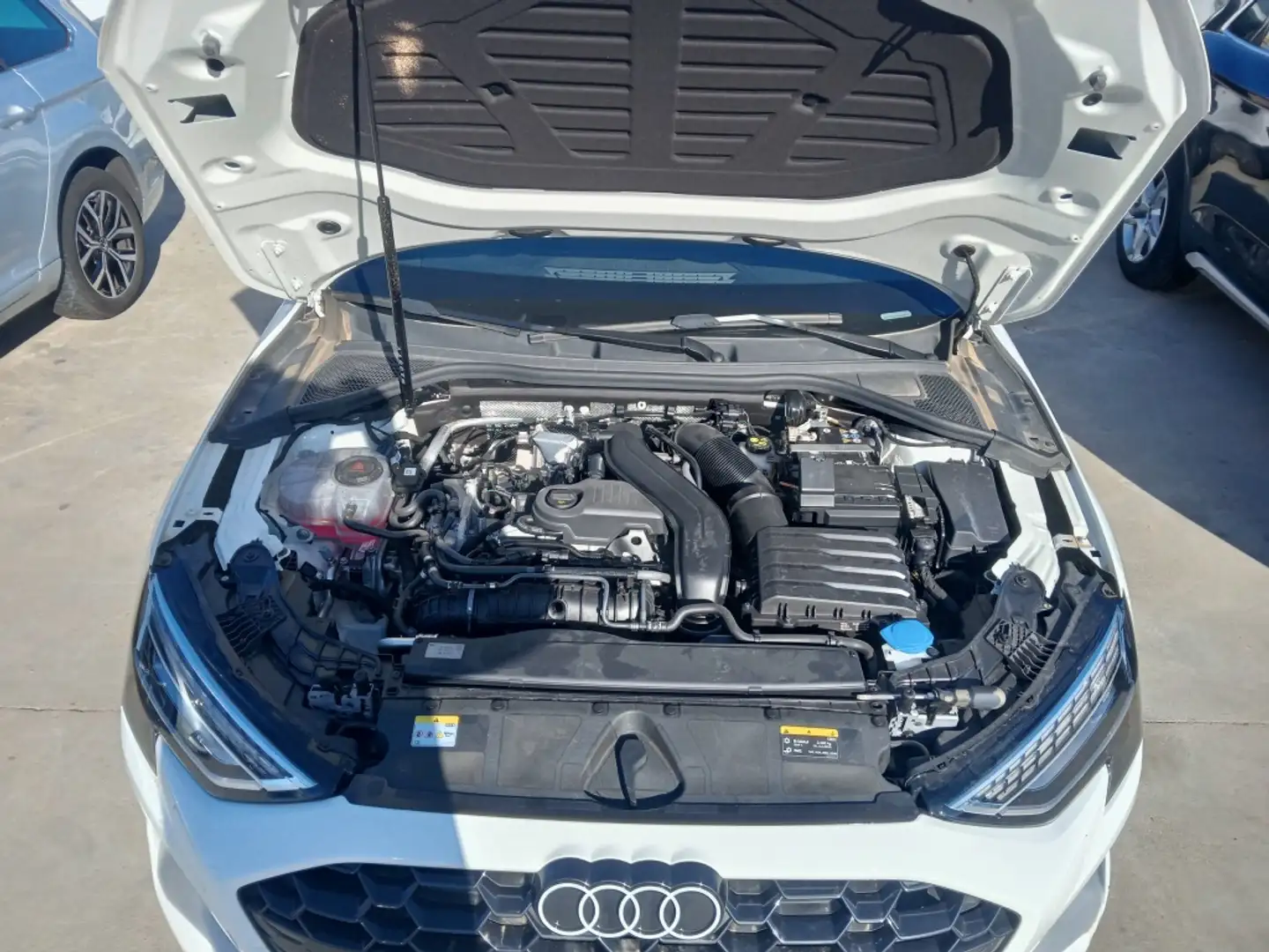 Audi A3 Sportback 30 TFSI Advanced S tronic Alb - 2