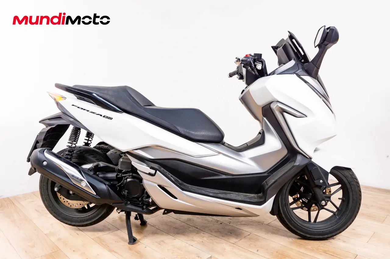 Honda Forza 300